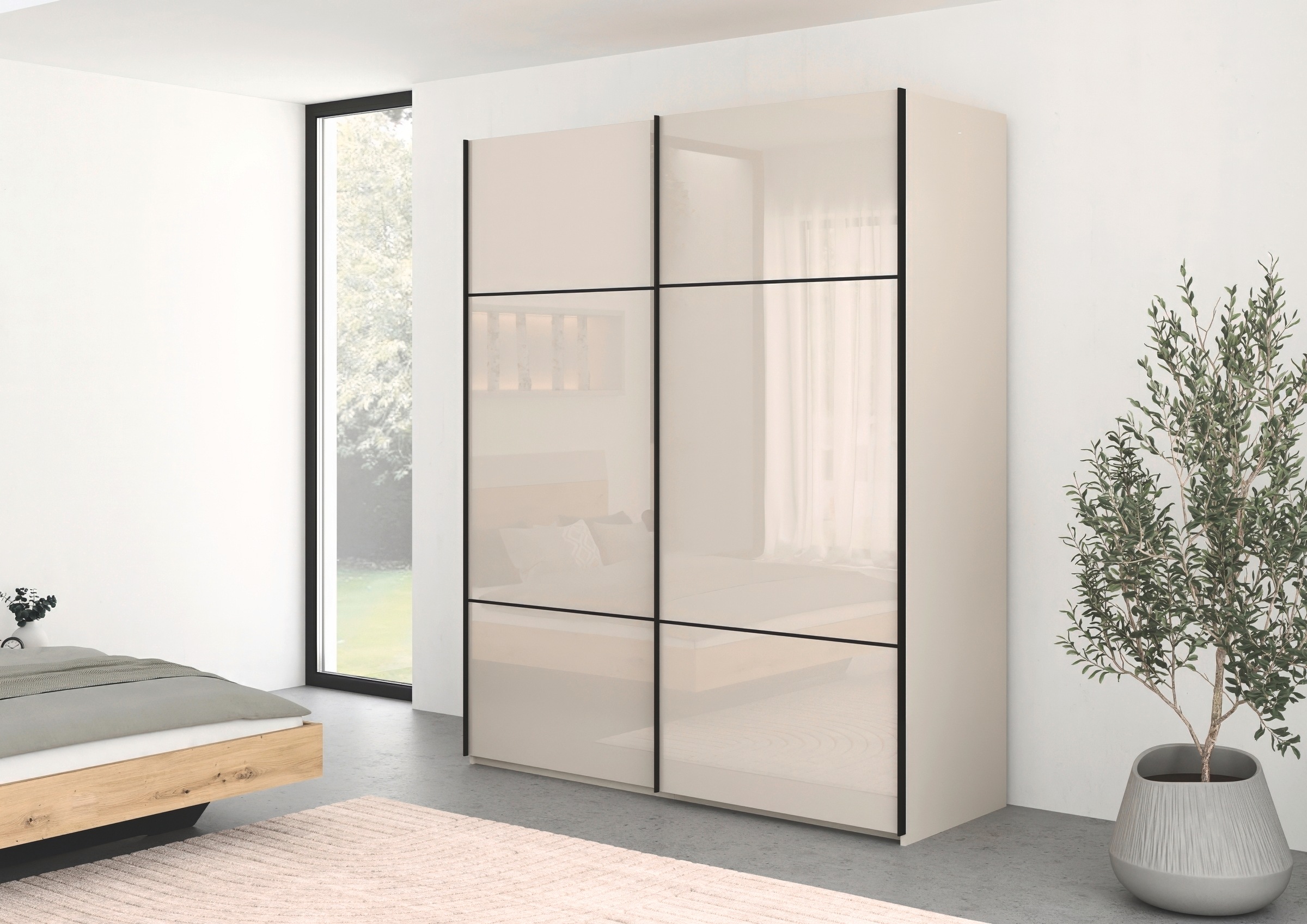 rauch Schwebetürenschrank »Kleiderschrank Schrank Garderobe Schlafzimmerschrank SCALE-TRIO«, edle dreigeteilte Front mit 2 Zierleisten Glasfront MADE IN GERMANY