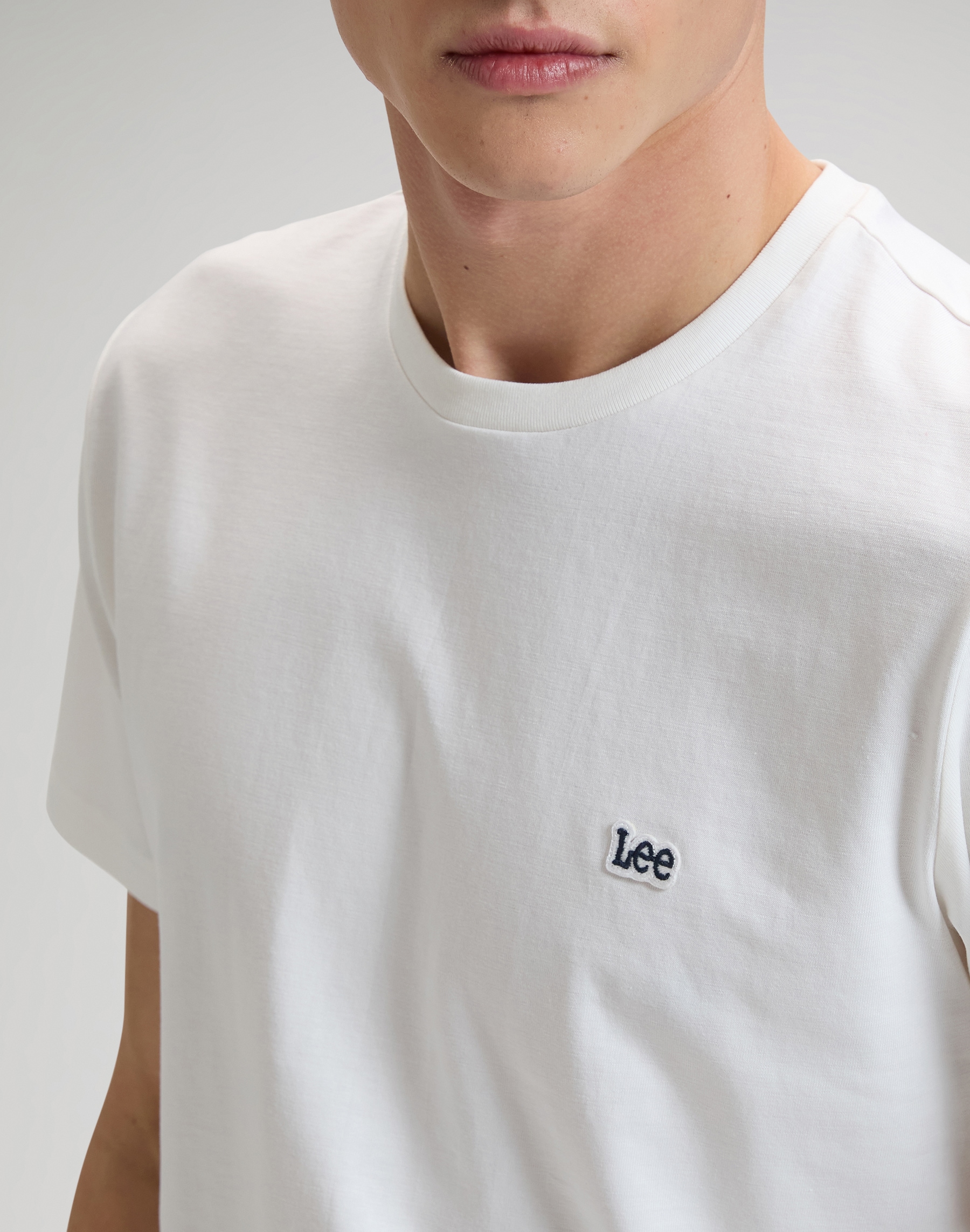 Lee® T-Shirt »KA PATCH LOGO« Auch ideal zum Unterziehen