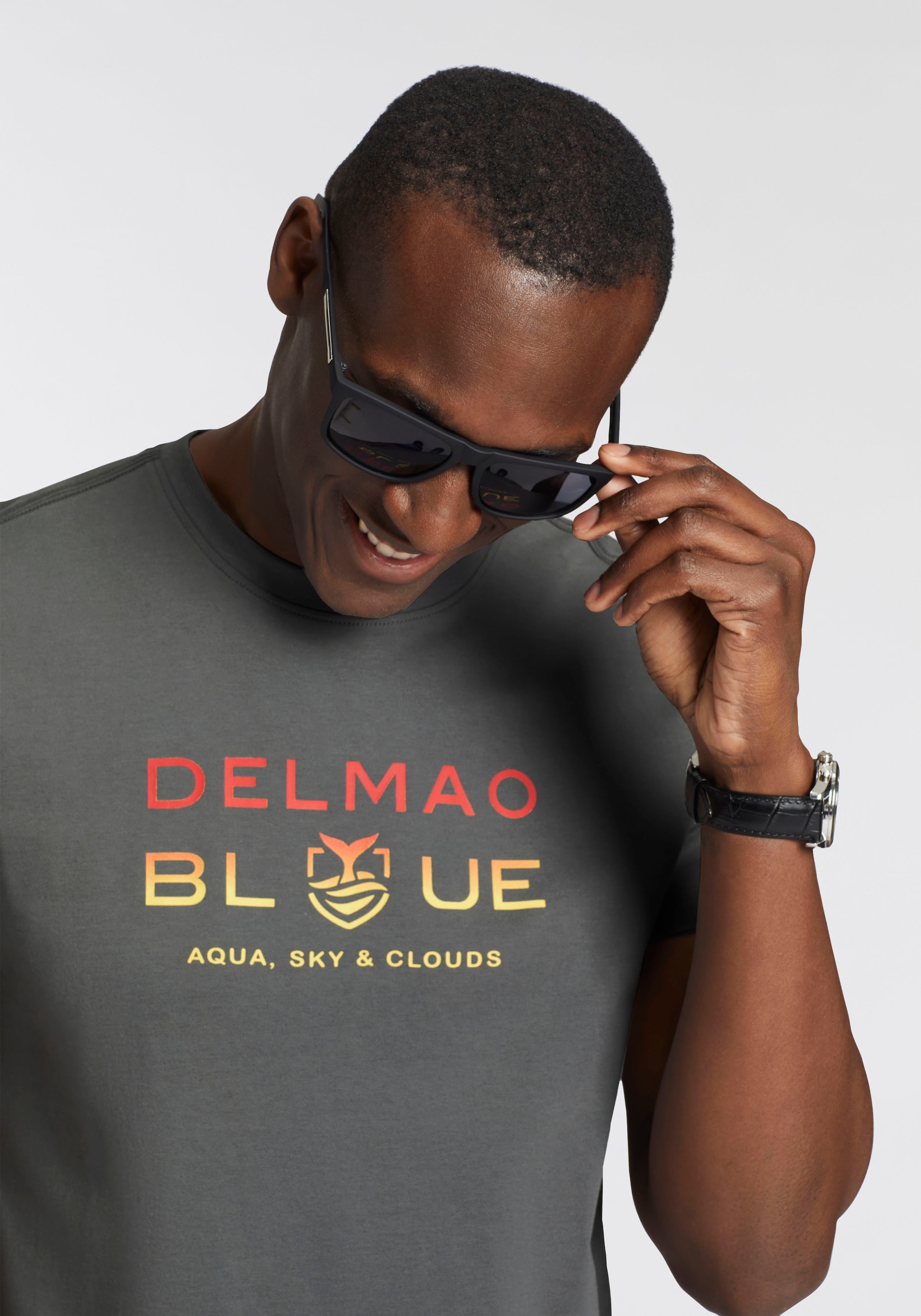 DELMAO T-Shirt, Kurzarm, bedruckt, Rundhals, aus 100% Baumwolle
