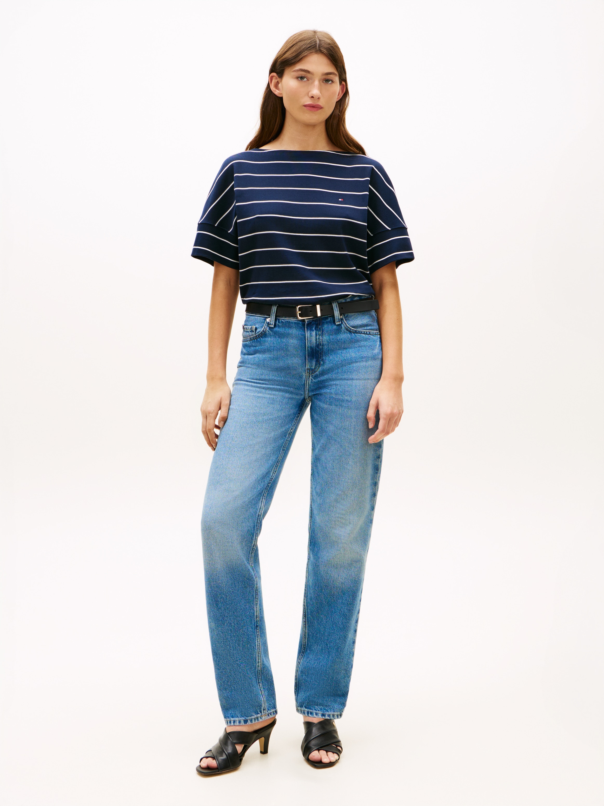 Tommy Hilfiger Kurzarmshirt »MDRN CODY SS SLV C-NK TEE« mit dezenter Logo-Stickerei, Relaxed Fit