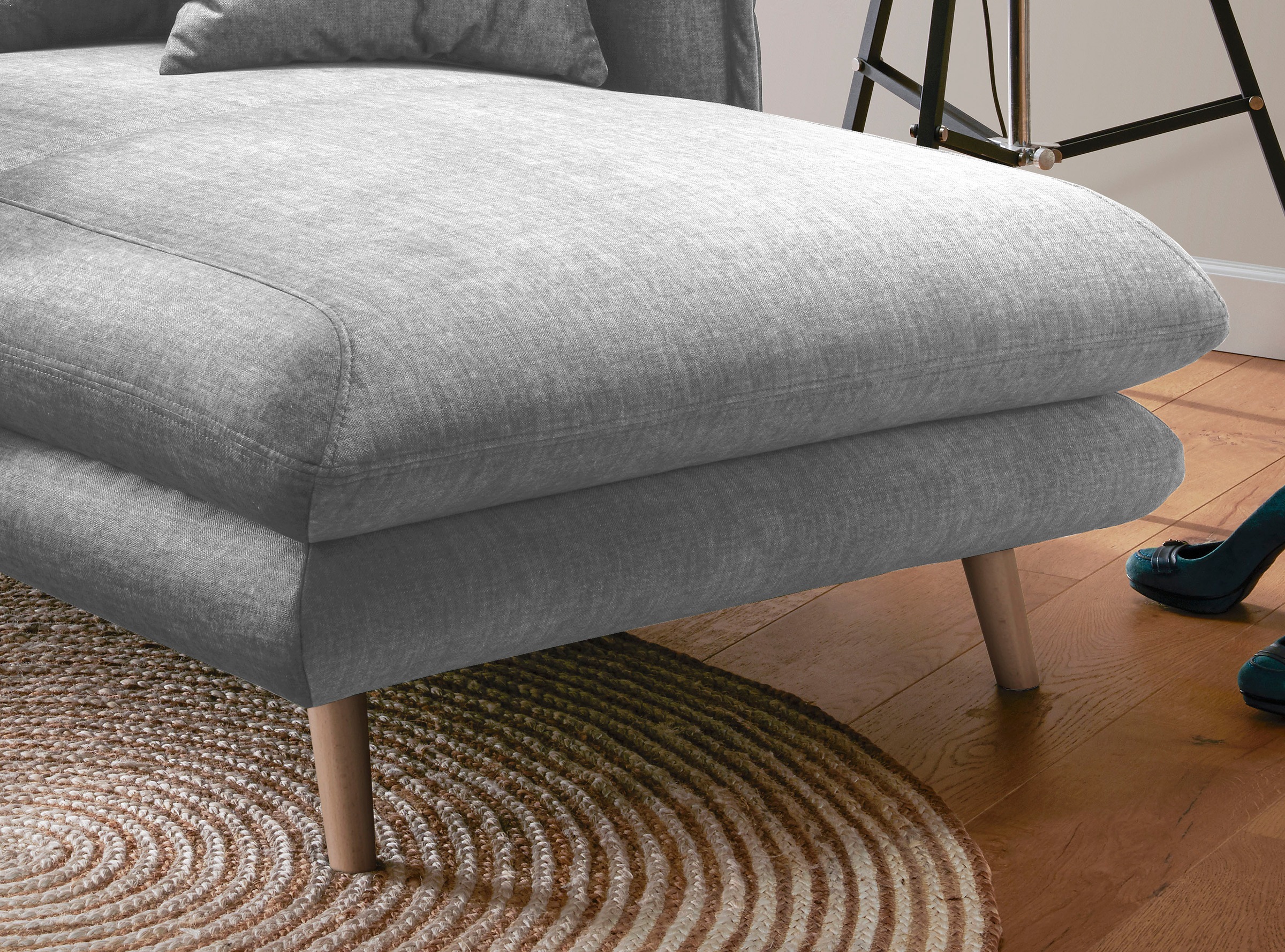 INOSIGN Loveseat »Lazio«, moderner Sessel mit einer bequemen Polsterung, 2 Stk. Zierkissen