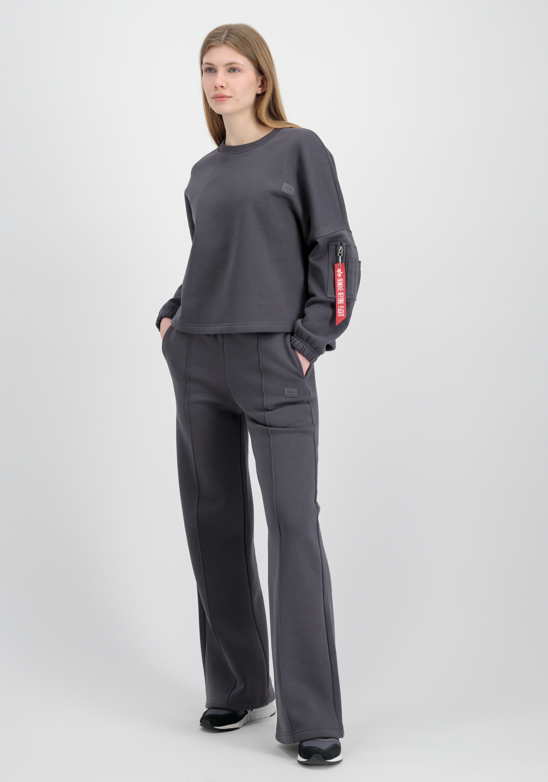 Alpha Industries Jogginghose »Alpha Industries Women - Jogger X-Fit Label Wide Jogger Wmn«