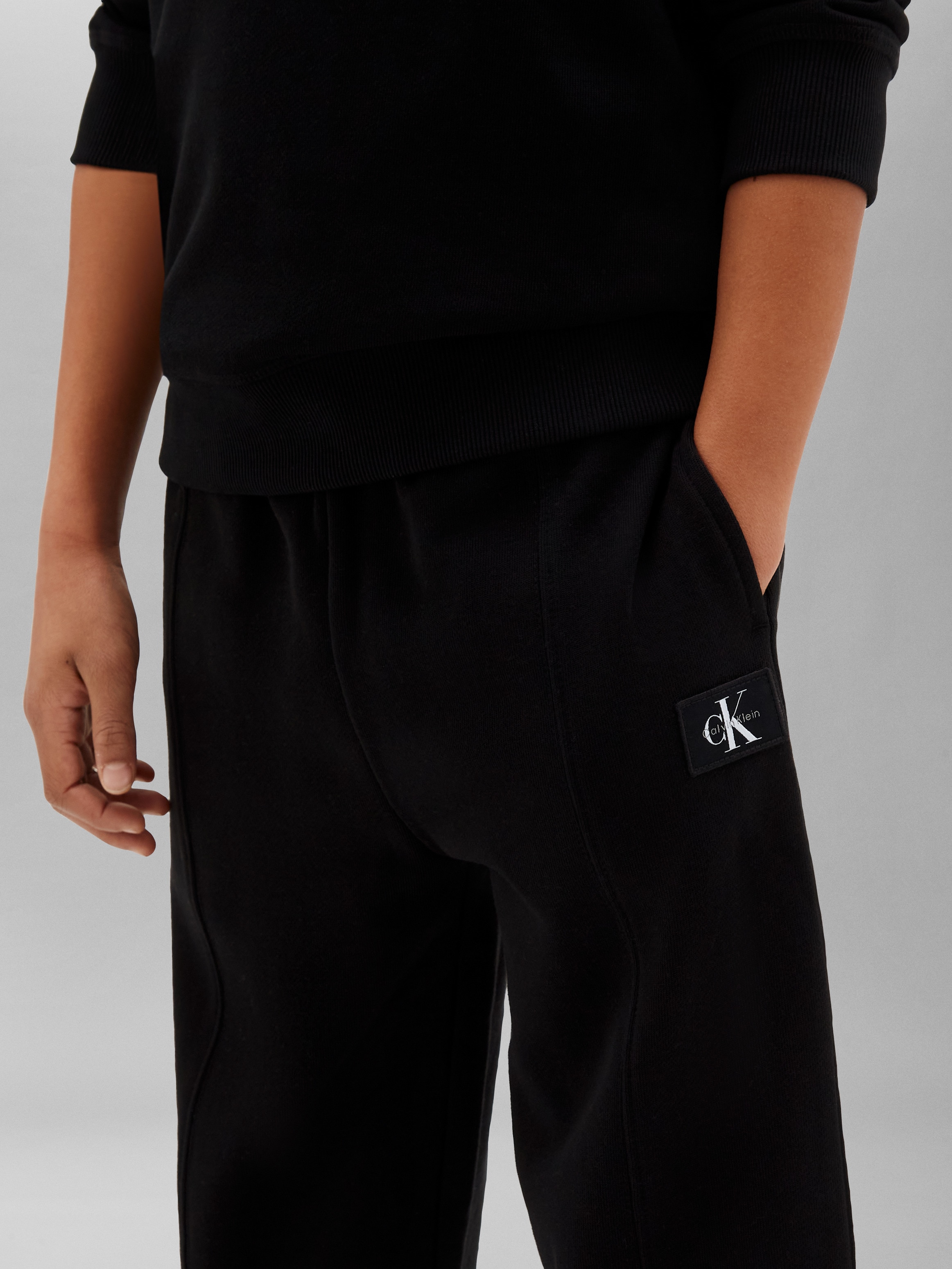 Calvin Klein Jeans Sweathose  Kordelzug am Bund, reine Baumwolle, Logodruck