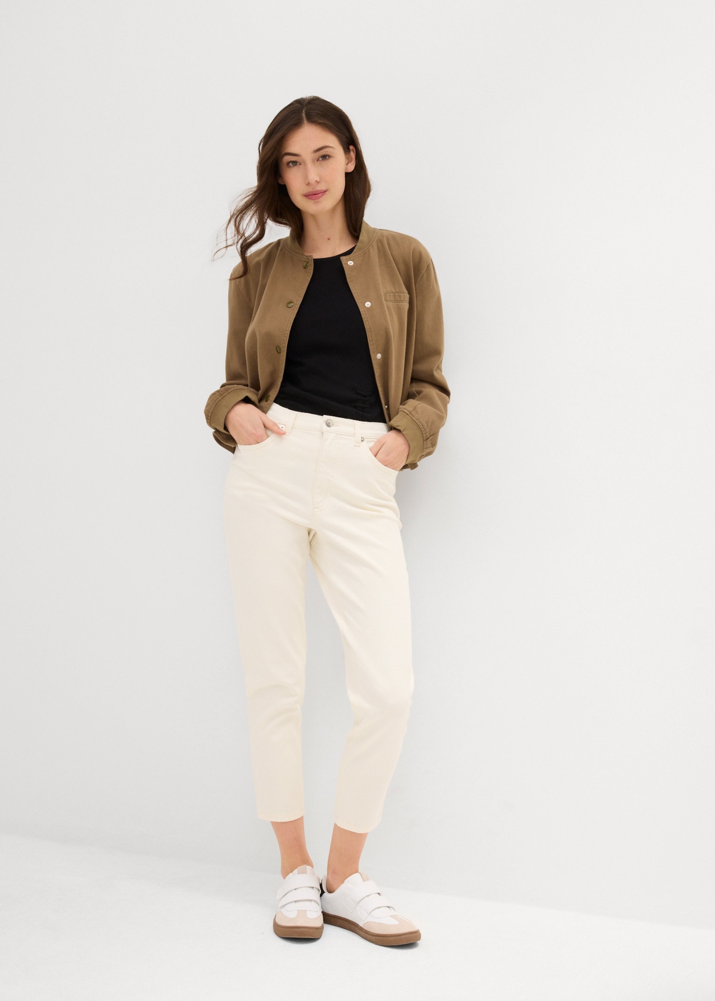 bonprix Mom-Jeans Loose Fit, Stretch-Anteil, 5-Pocket-Design