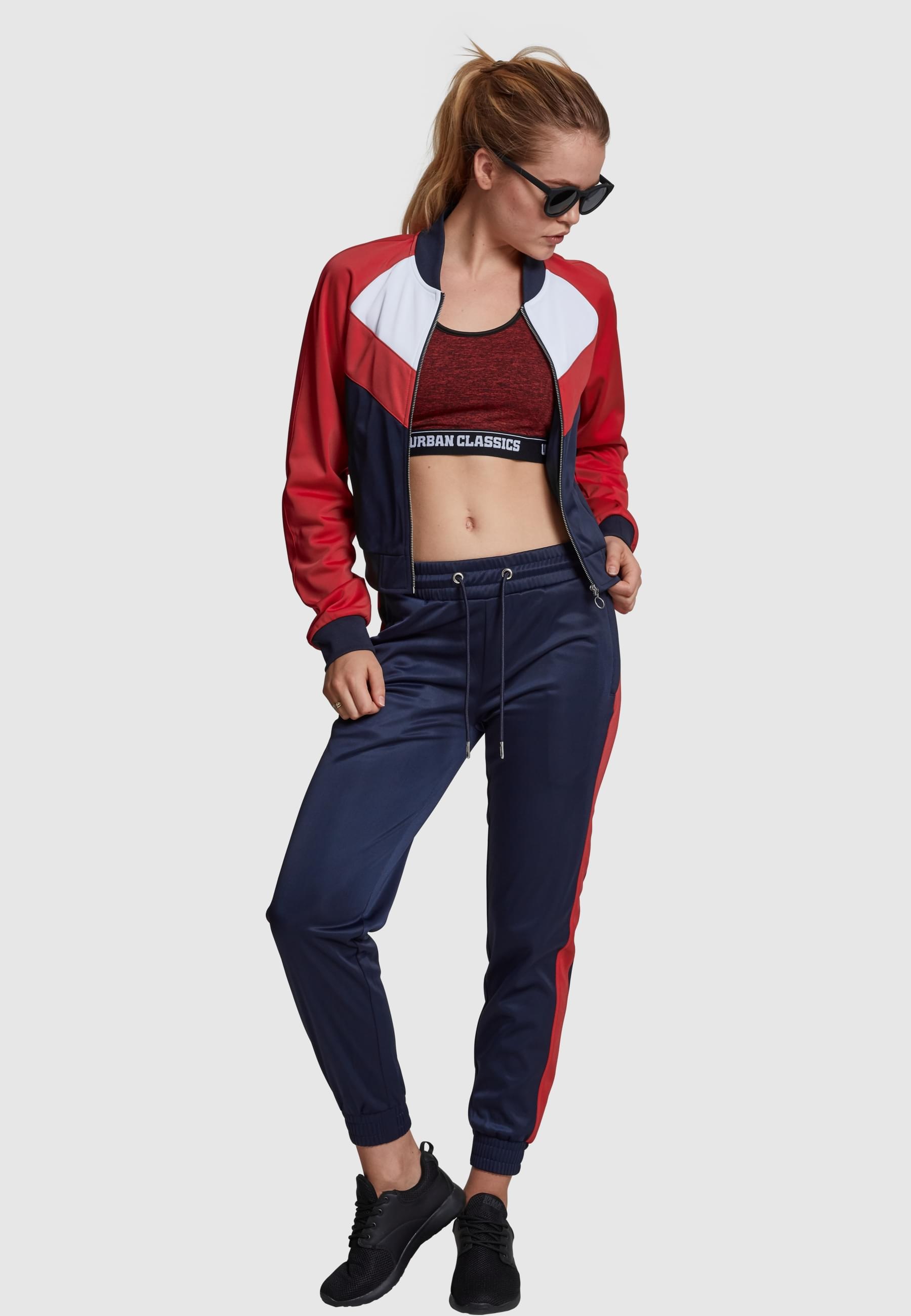 URBAN CLASSICS Allwetterjacke »Urban Classics Damen Ladies Short Raglan Track Jacket« 1 Stk. tlg. ohne Kapuze