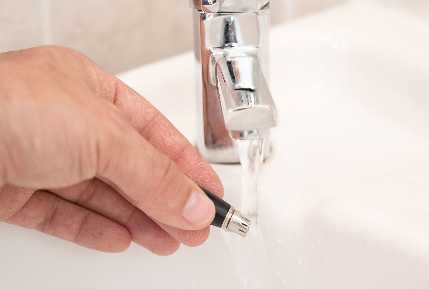 Wahl Nasen- und Ohrhaartrimmer »Micro Groomsman«, 4 Aufsätze