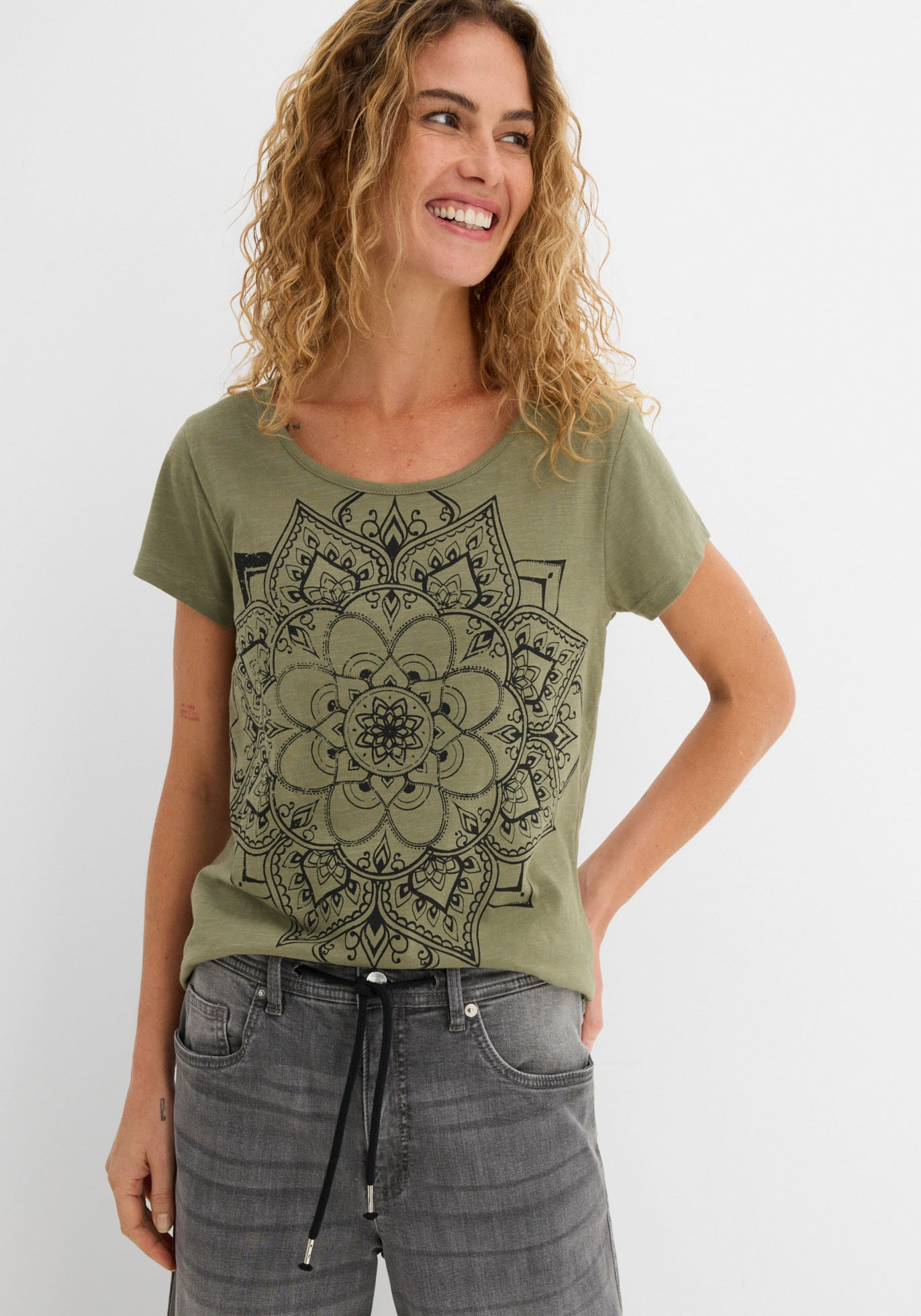 bonprix T-Shirt gerade Passform, Kurzarm, mit dekorativem Druck, aus Baumwolle