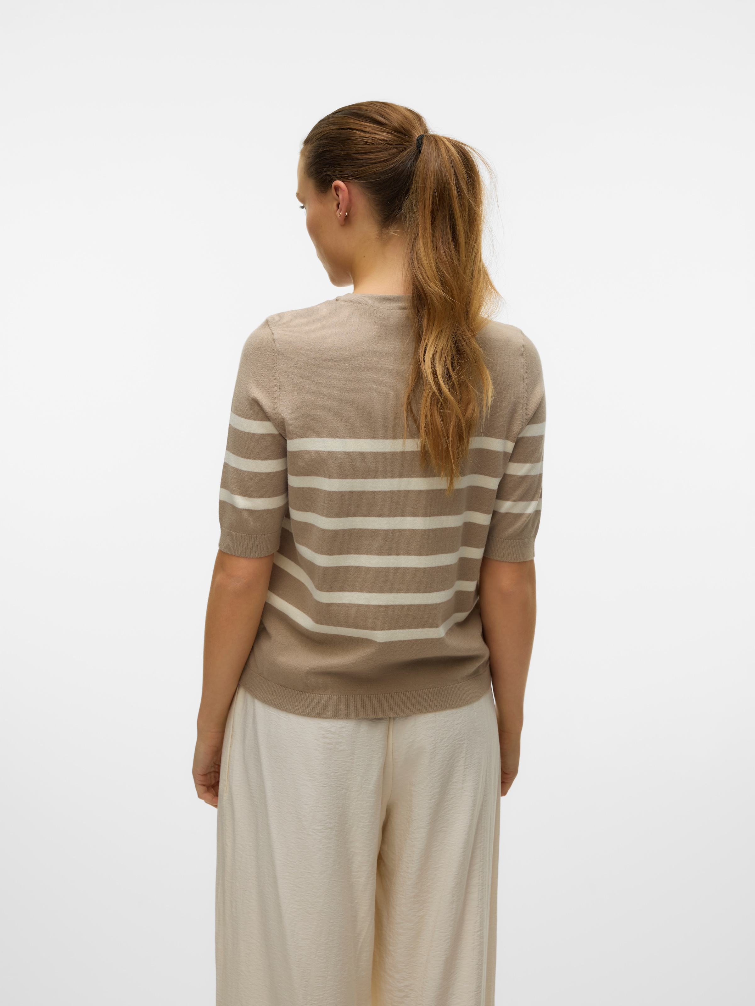 Vero Moda Kurzarmpullover »VMSABA PLAIN, Feinstrickpullover« Damenpullover, Rundhalsausschnitt, Kurzarm, Sommerpulli,,  im Regular Fit aus pflegeleichtem Materialmix mit Viskose