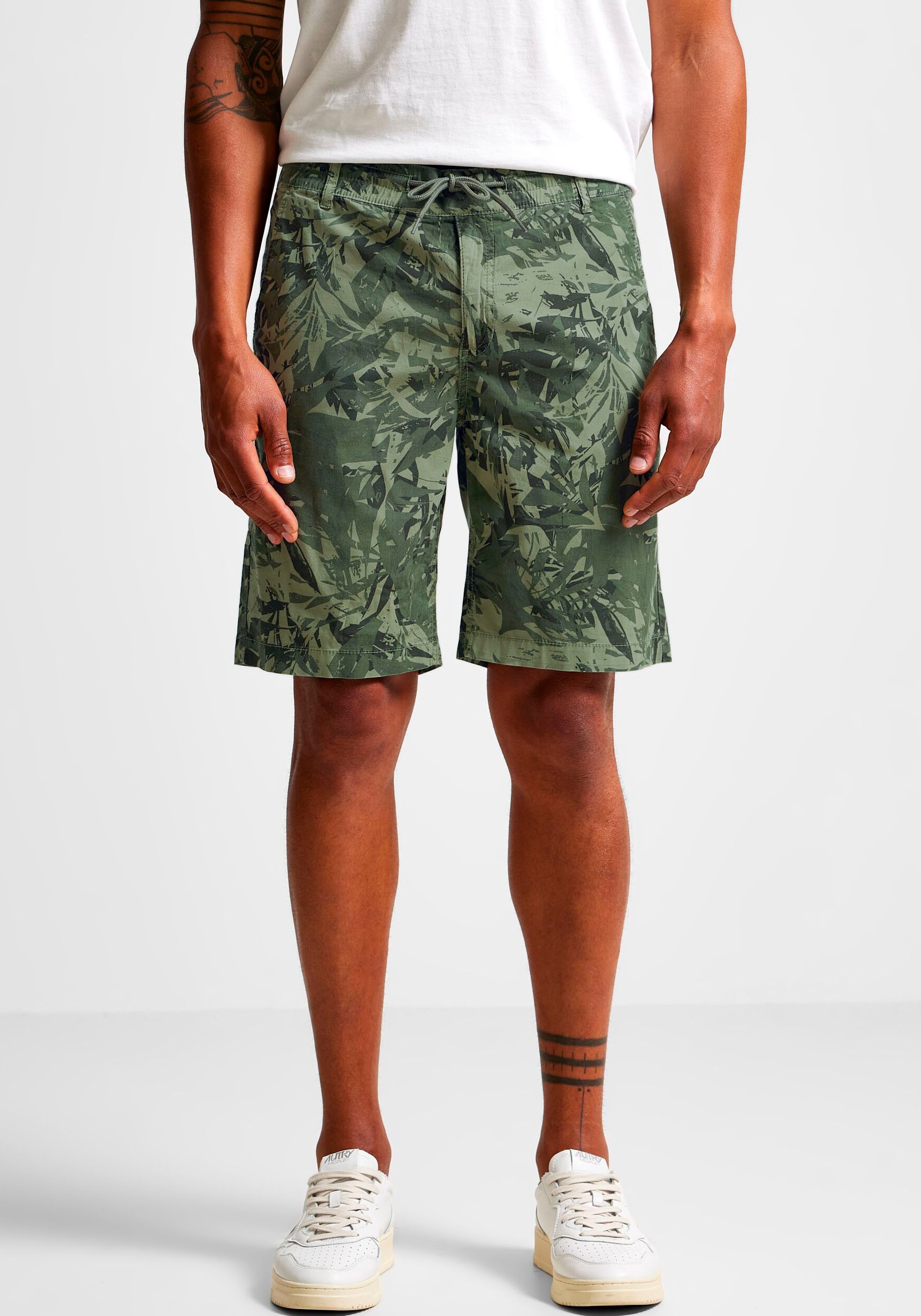 Bild von STREET ONE MEN Shorts, mit dem sommerlichen Print