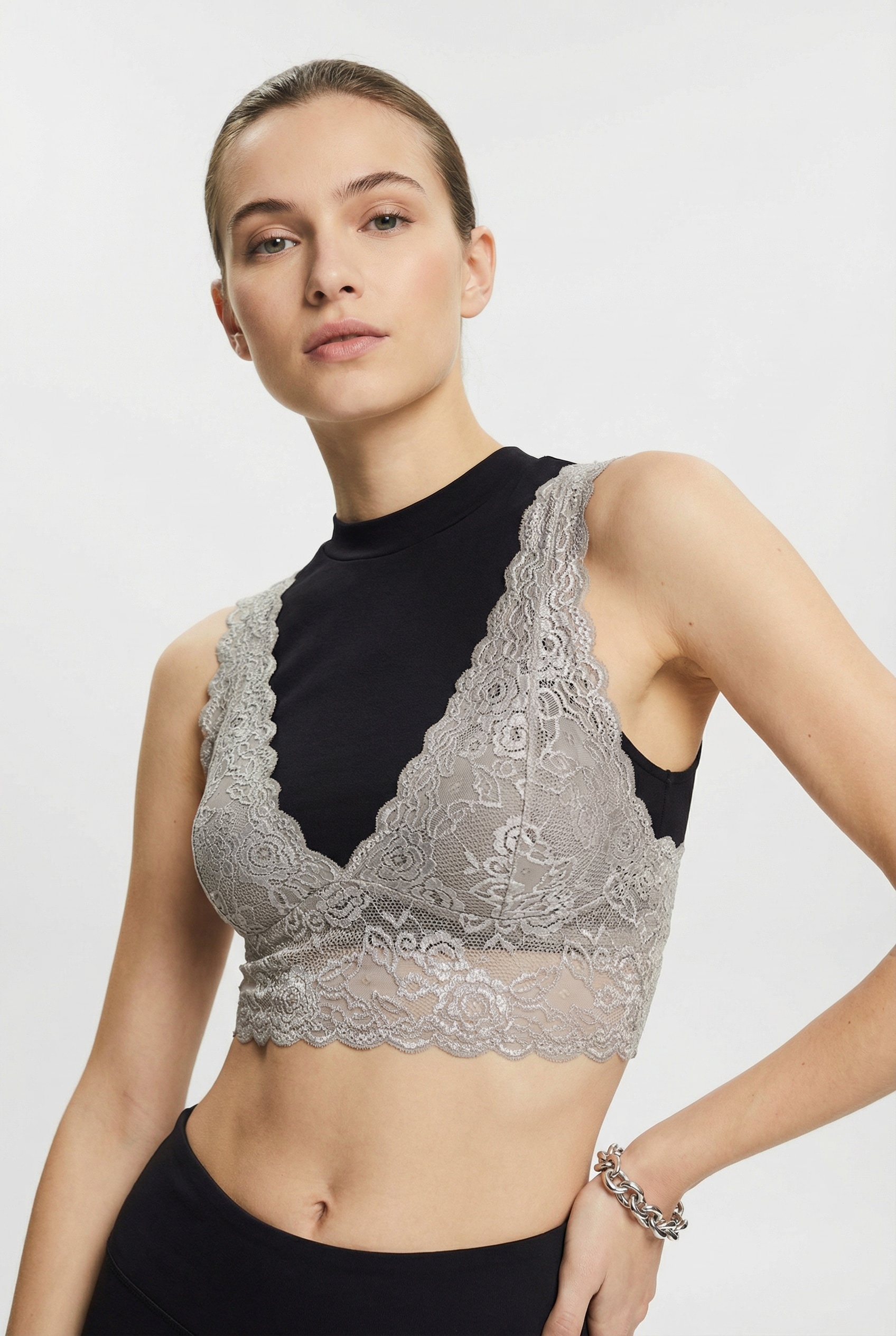 ONLY Spitzentop »ONLCHLOE – Spitzen-Bra mit gepolsterten Cups und Stretch« regular fit, feminin, Spitze, Kunstfaser, V-Ausschnitt