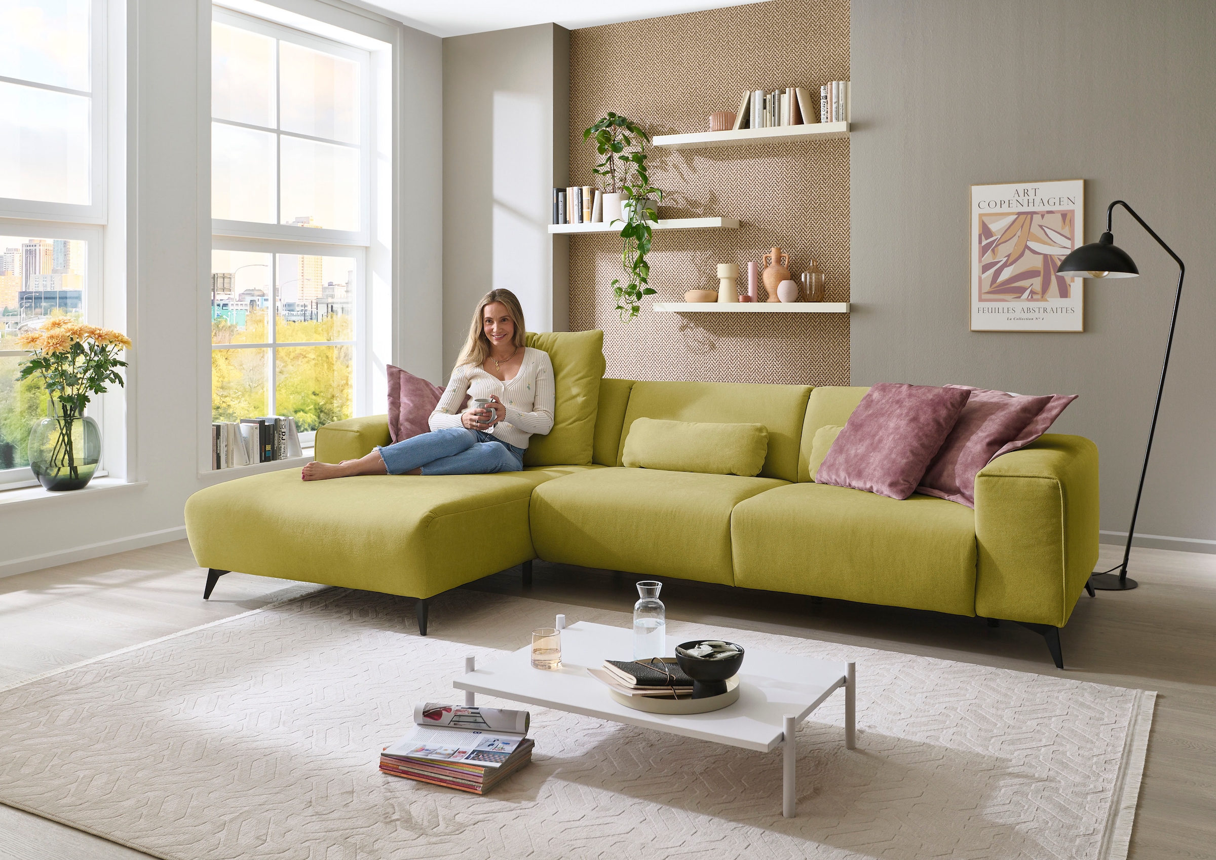 Die PlanBar Ecksofa »MP-IN24031« SoftSitz-Kaltschaumpolsterung, wahlweise mit motorischer Vorziehbank