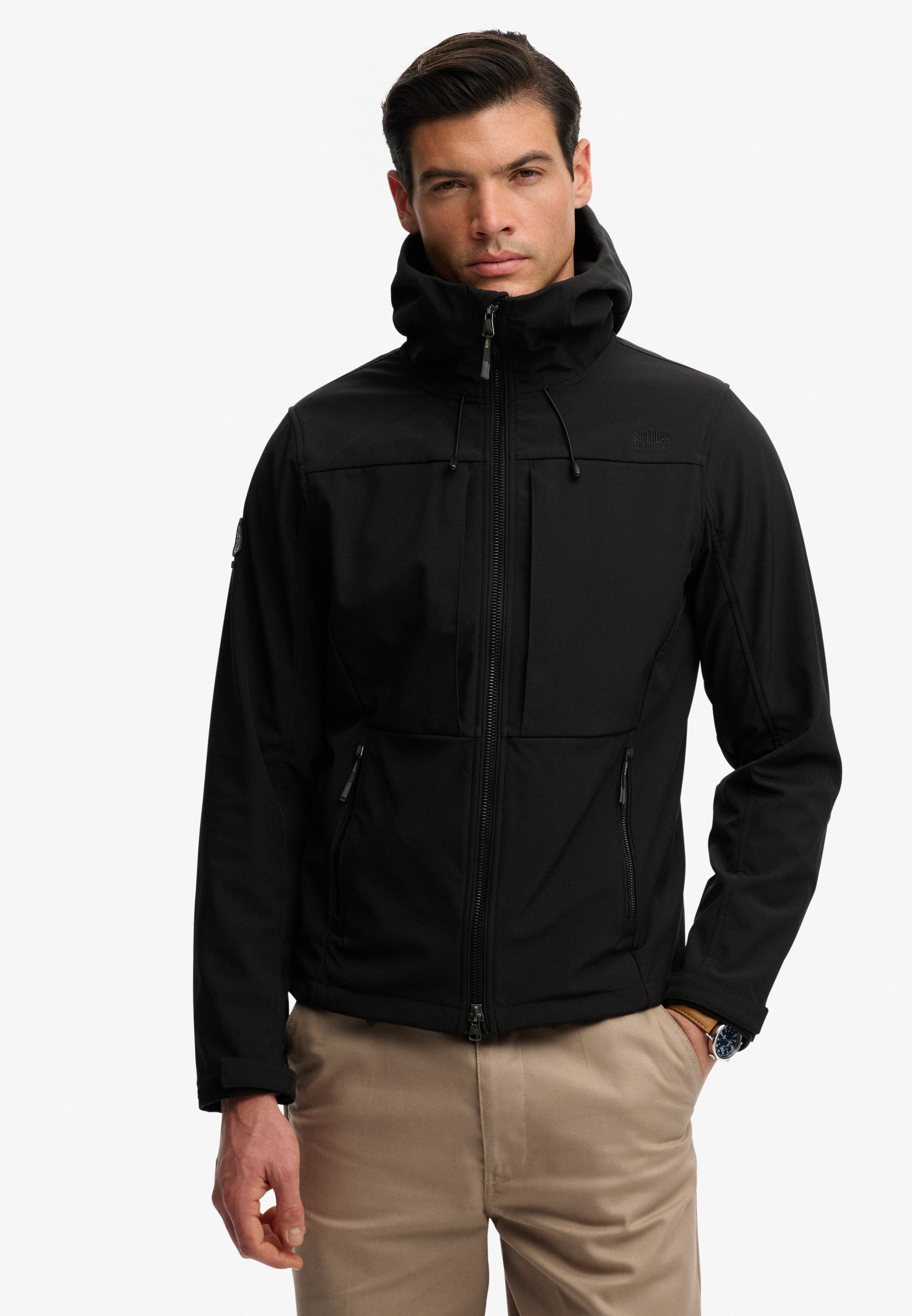 Superdry Outdoorjacke »HOODED SOFTSHELL TREKKER JKT« mit Kapuze mit Materialmix aus Polyester und Elasthan, Relaxed Fit
