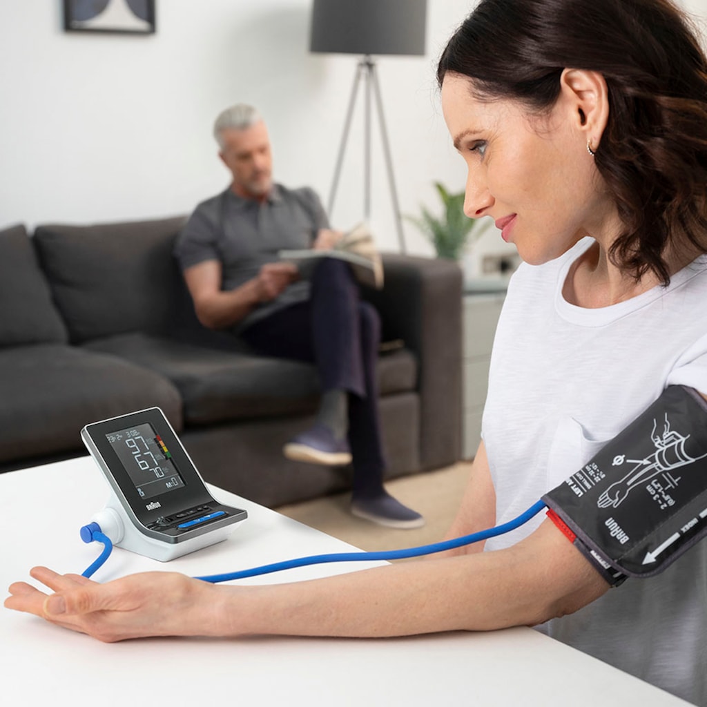 Braun Oberarm-Blutdruckmessgerät »ExactFit™ 3 - BUA6150«, Mit zwei Manschettengrößen für Genauigkeit und Komfort