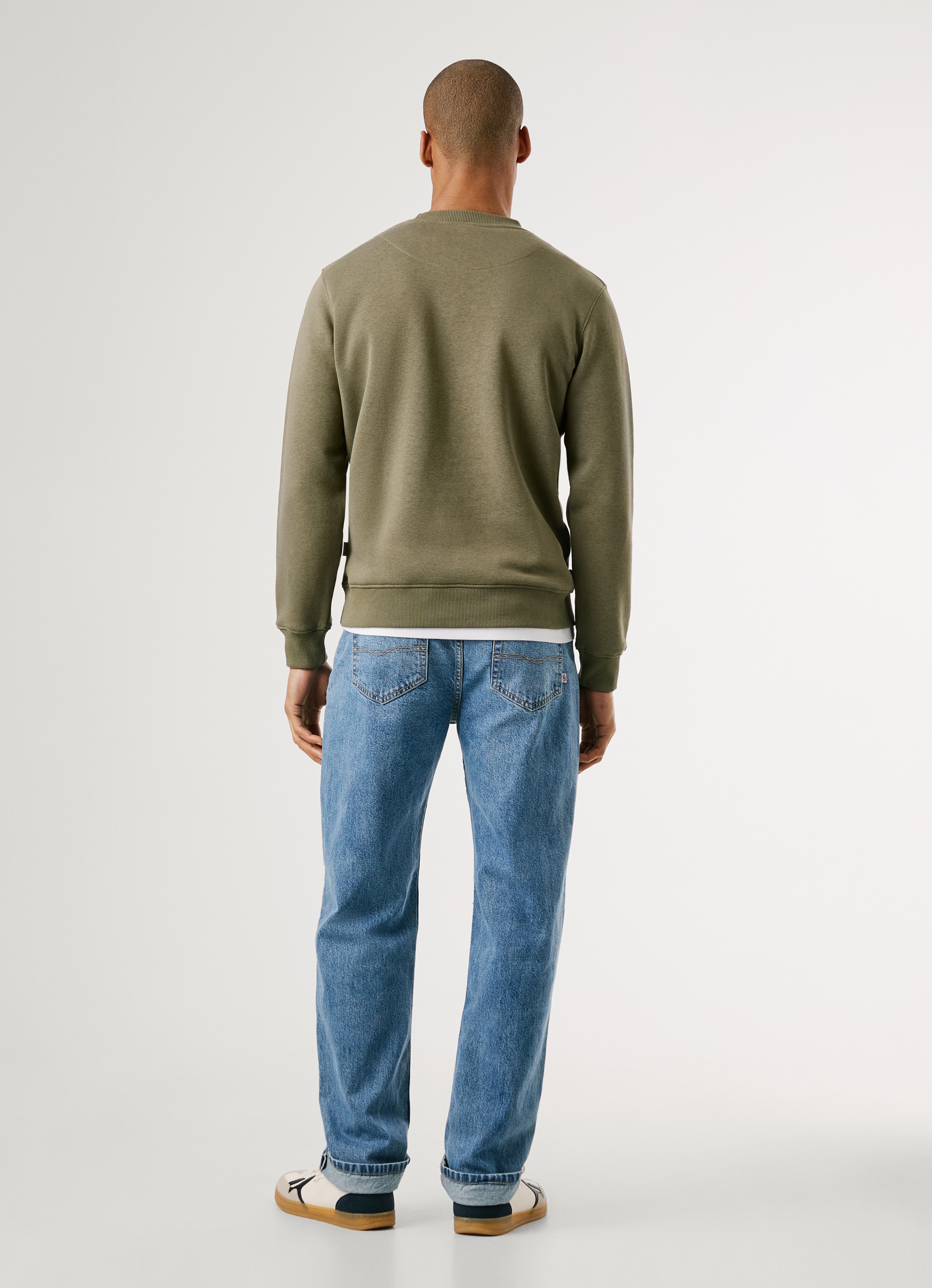 Pepe Jeans Sweatshirt »MACBETH SMALL LOGO PLAIN CREW«, mit Rundhals, Label-Stitching
