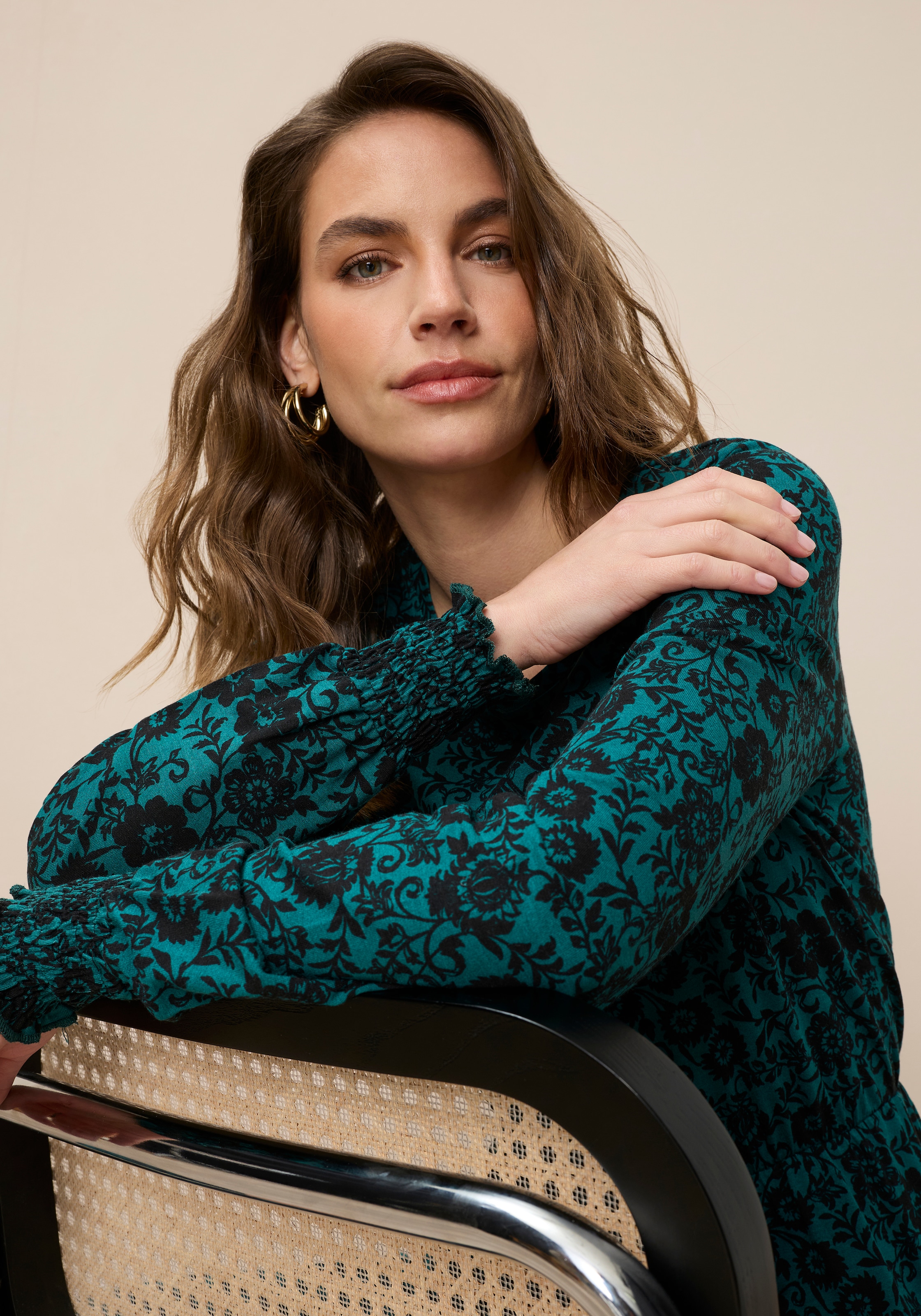 Tamaris Maxikleid mit stilvollem Muster, ideal für die Übergangszeit