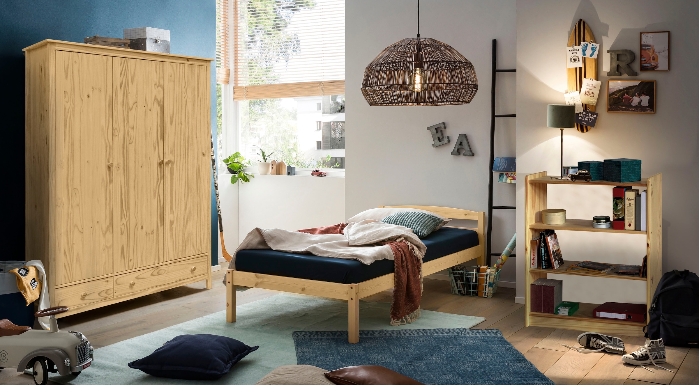 Home affaire Bücherregal, (1 St.), gefertigt aus massivem Kiefernholz