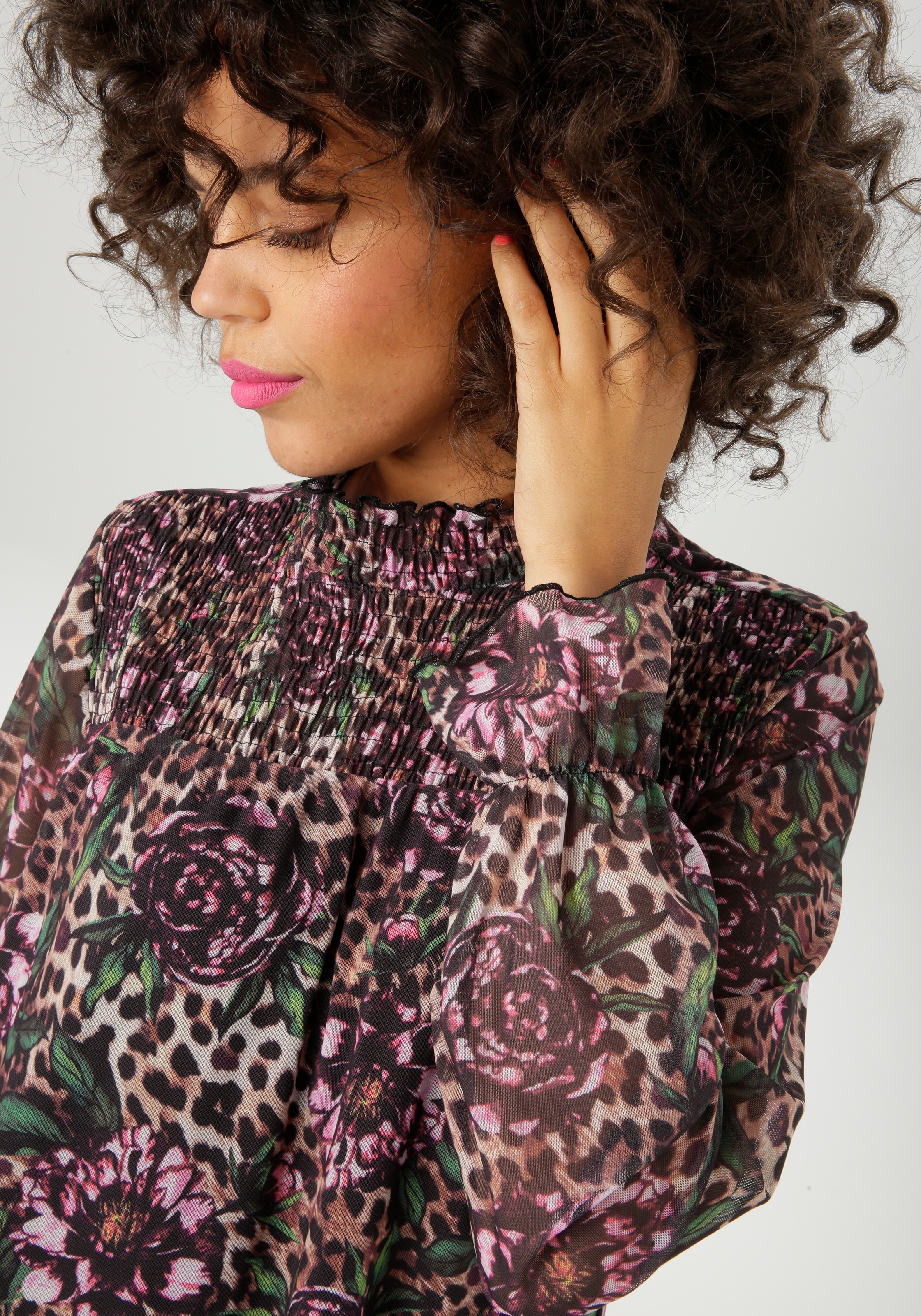 Aniston CASUAL Blusenkleid, mit fantasievollem Leo- und Blumenmuster bedruckt - NEUE KOLLEKTION