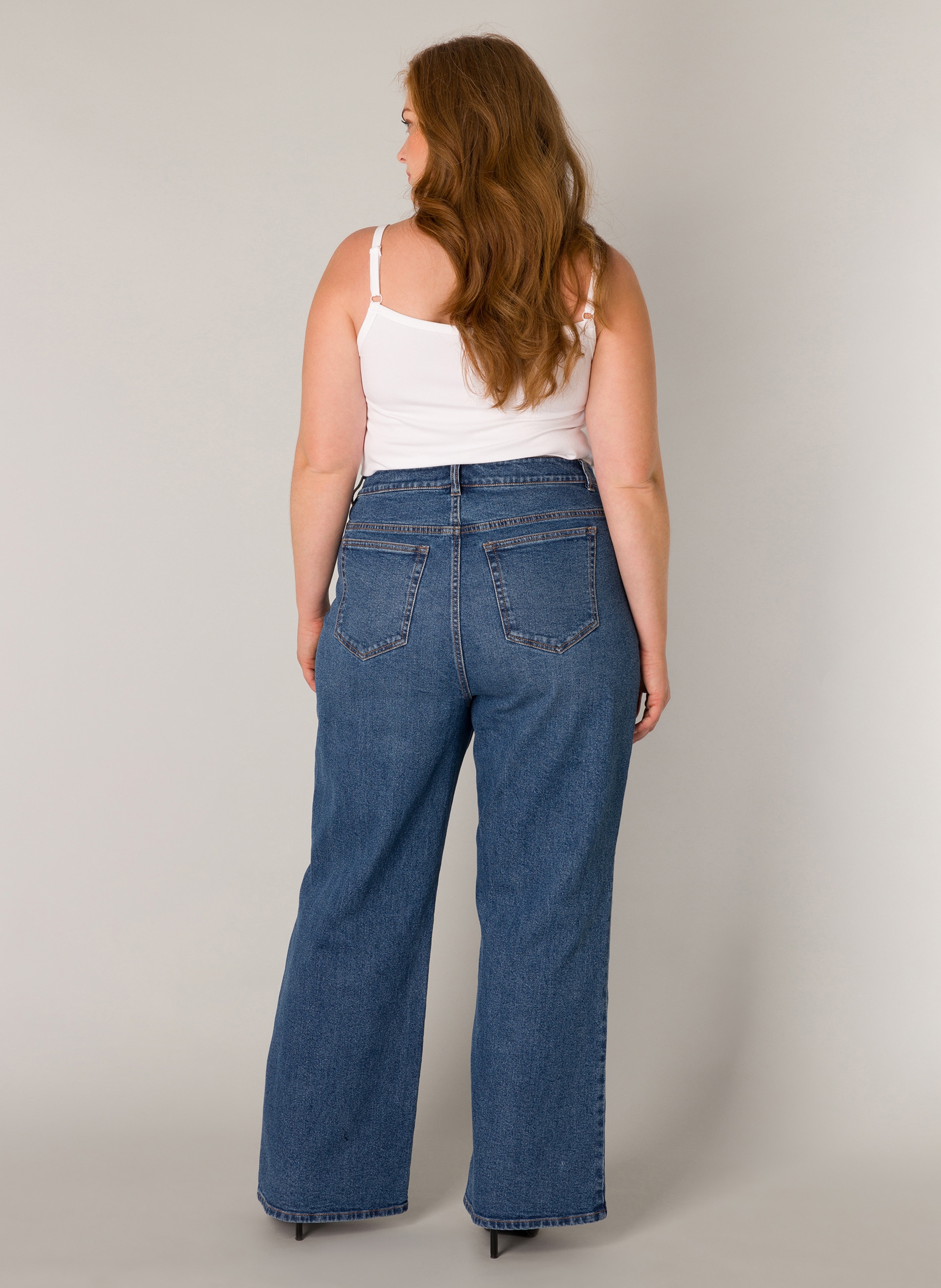 Base Level Curvy Weite Jeans, in großen Größen