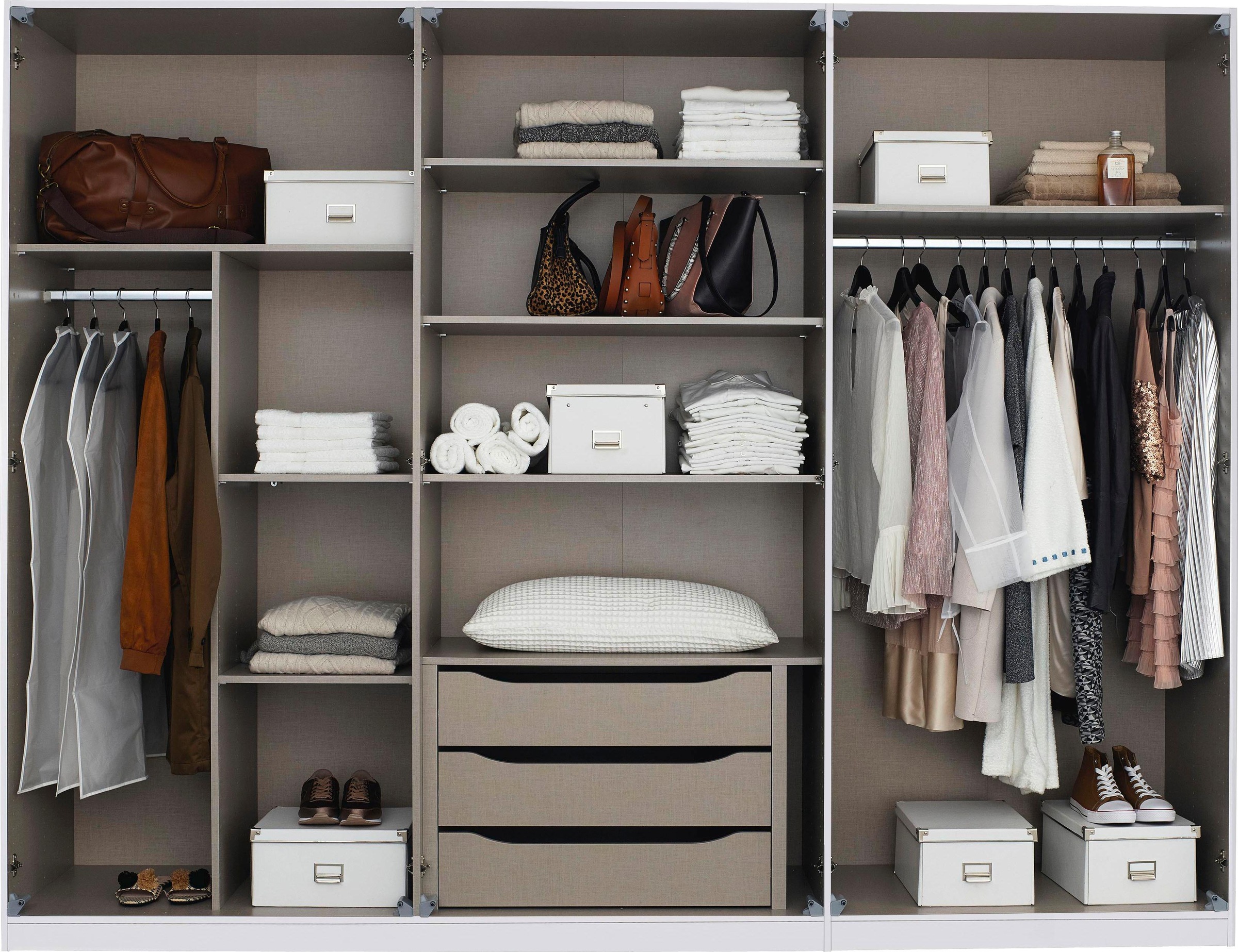 rauch Drehtürenschrank »Bellezza«, inkl. Schubkasteneinsatz, Wäscheeinteilung und weiterem Zubehör