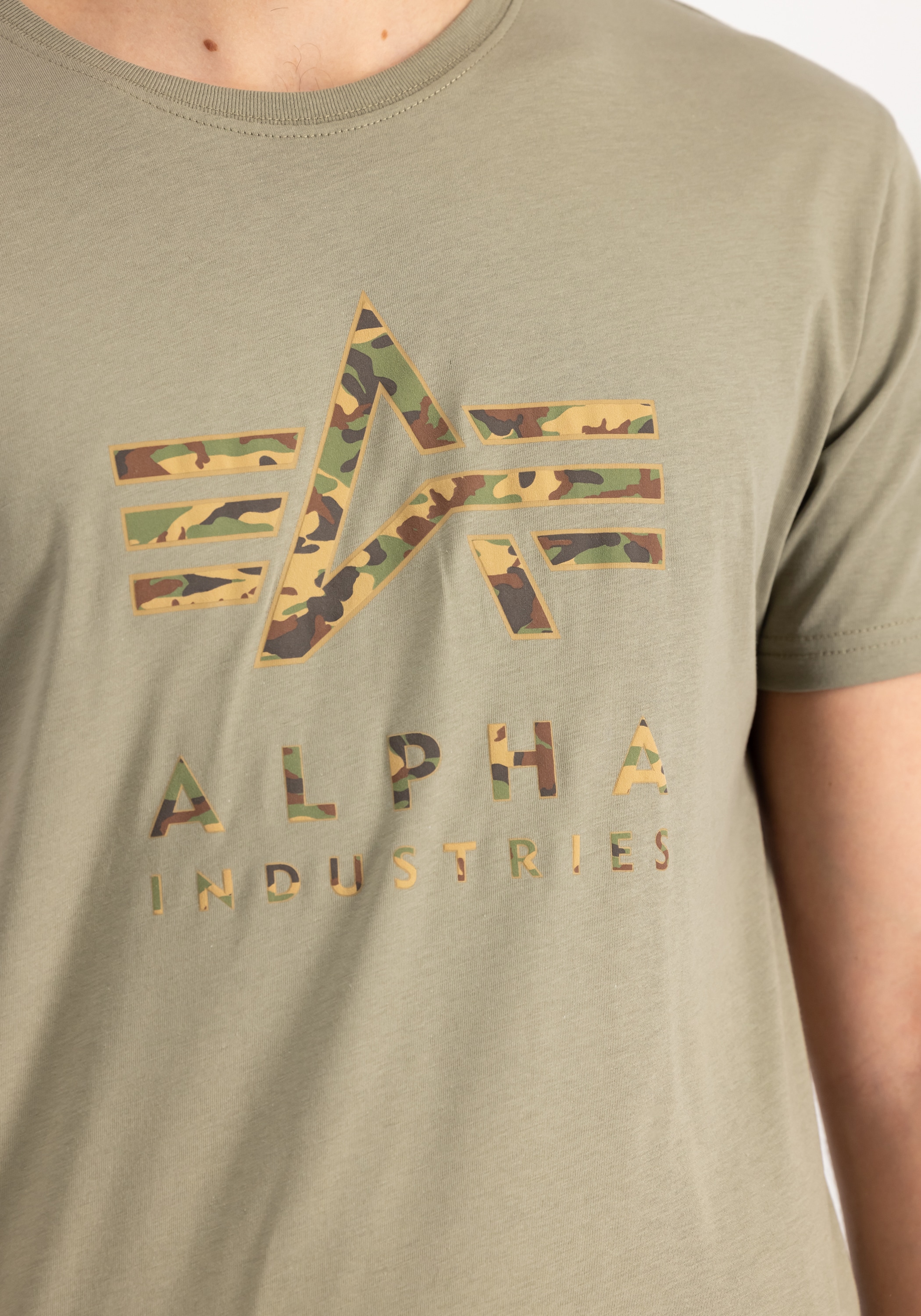 Alpha Industries T-Shirt »Alpha Industries Men - T-Shirts Camo Puff Print T«