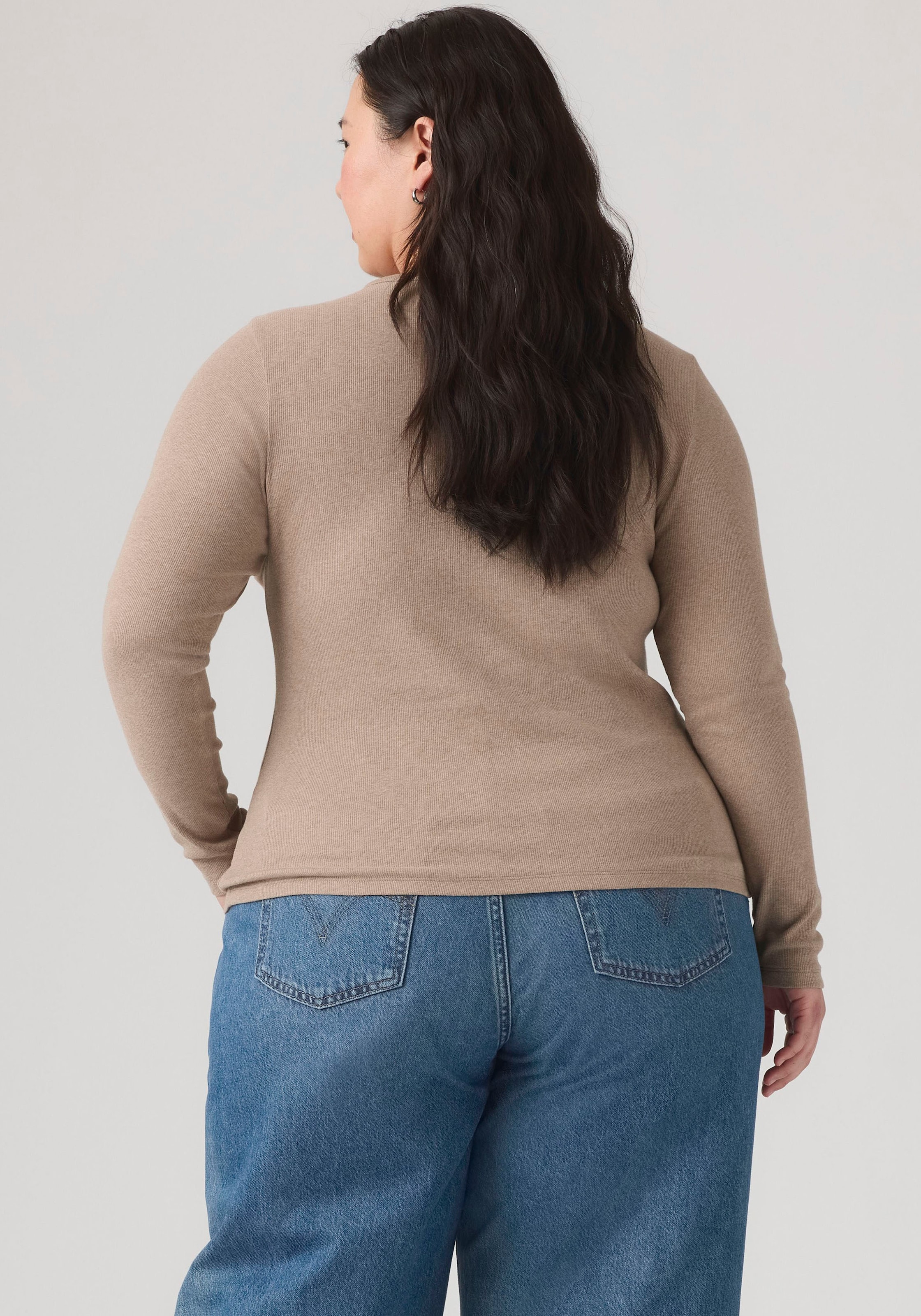 Levi's® Plus Langarmshirt »PL HAYES LS« in figurbetonter Passform
