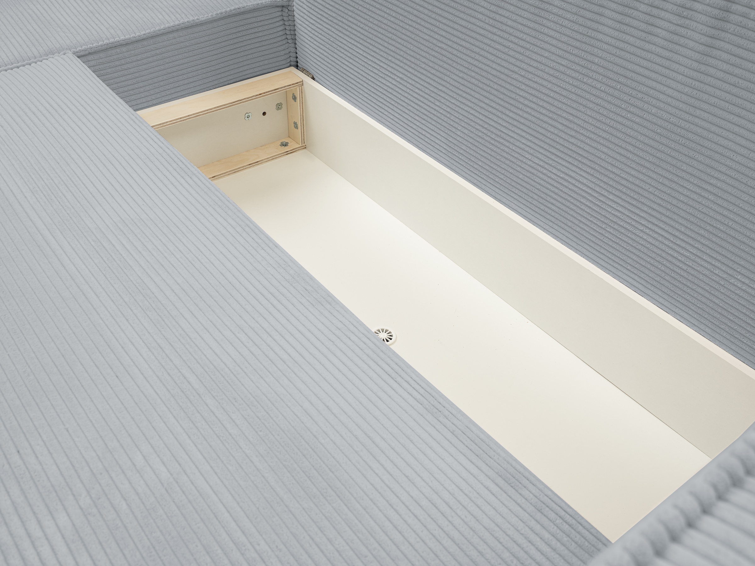 WERK2 Ecksofa »Atlanta, moderne Designsprache, Stellmaße 280x147cm, L-Form, Kedernaht«, hoher Komfort, Schlaffunktion & Bettkasten, Cord, Grau