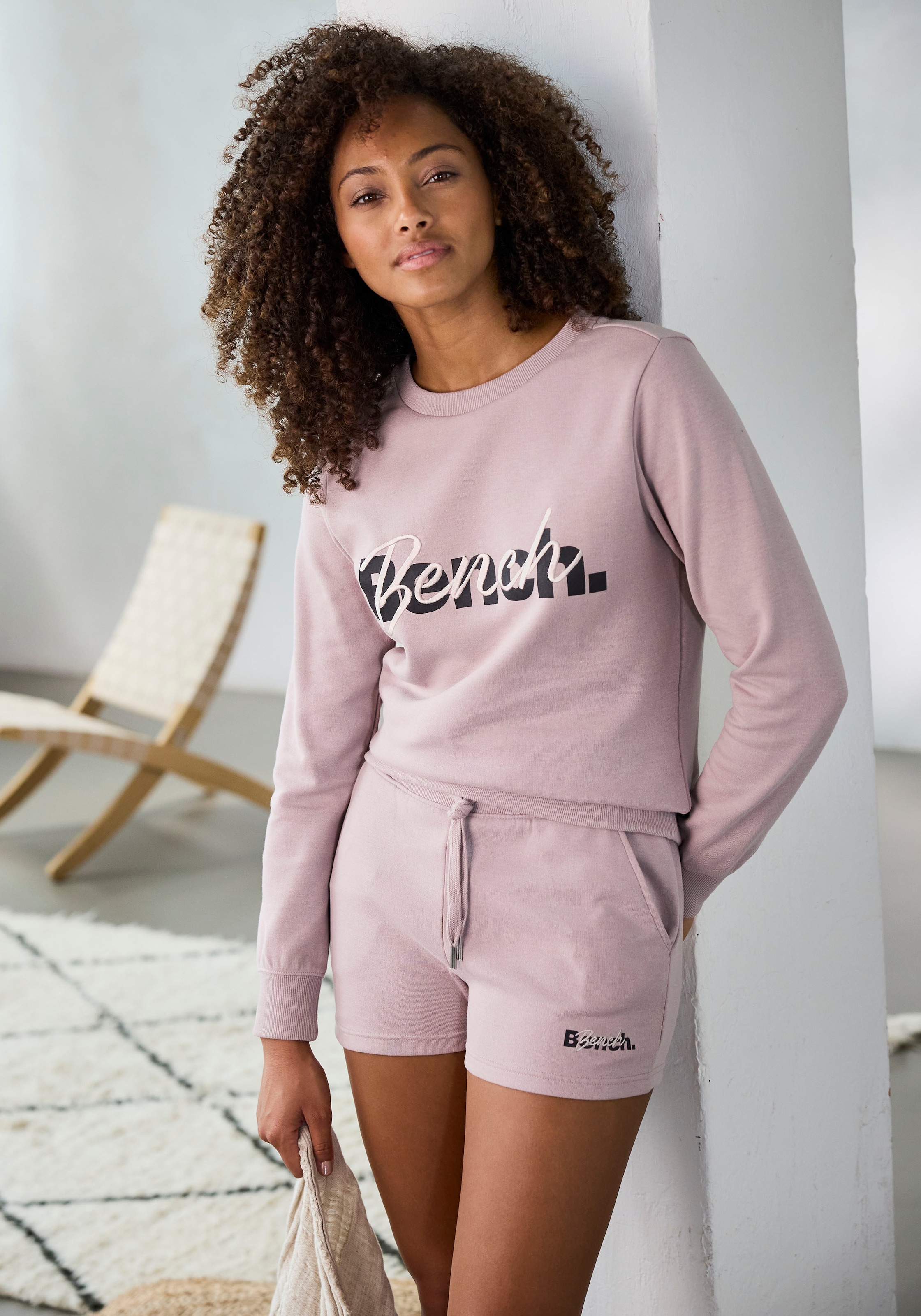 Bench. Loungewear Shorts, mit Logodruck und Stickerei