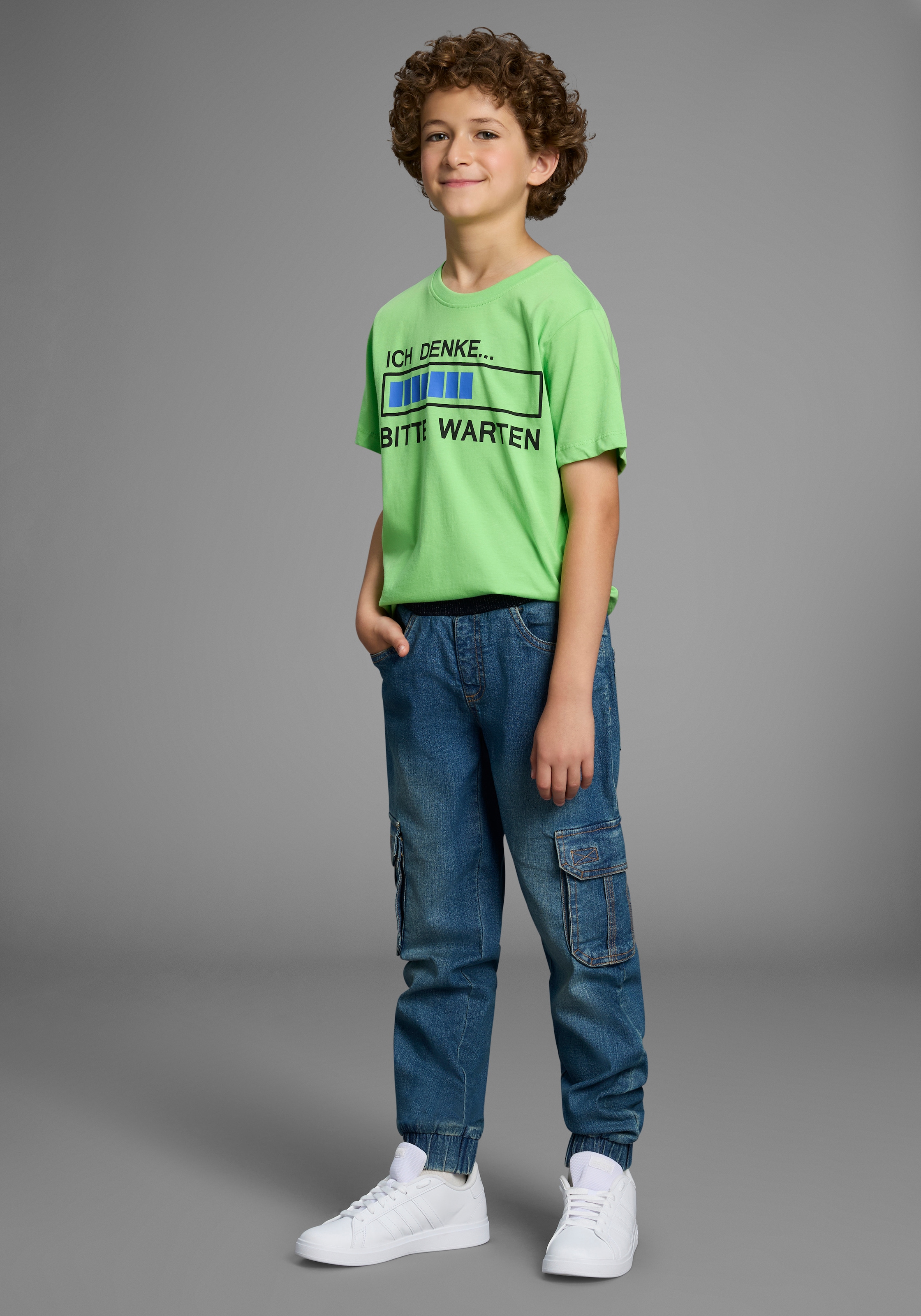 KIDSWORLD T-Shirt »ICH DENKE...BITTE WARTEN«, Kurzarm, Basic Passform, mit trendigem Aufdruck