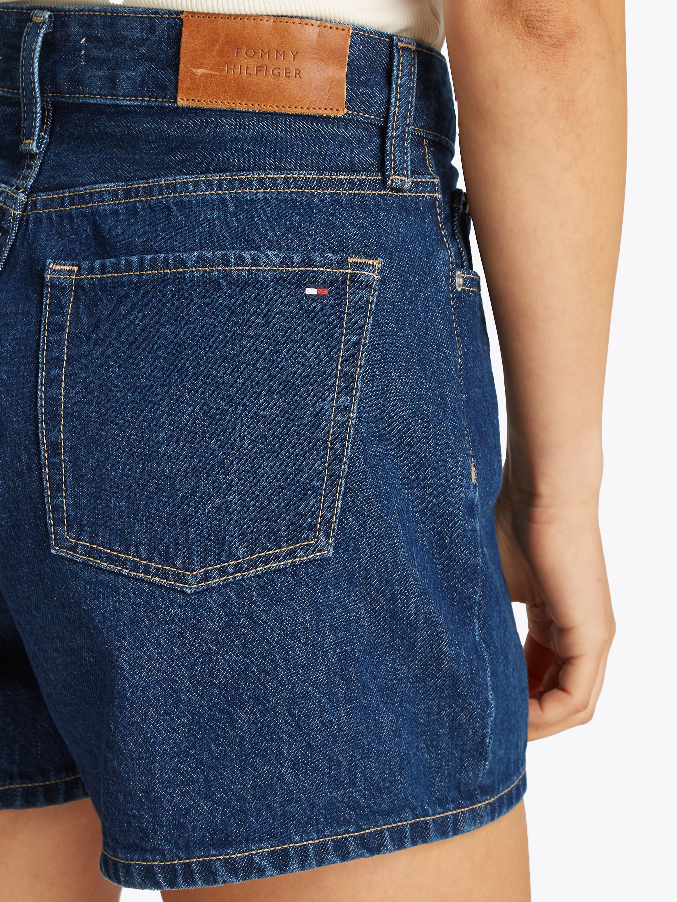 Tommy Hilfiger Shorts »DNM MINI SHORT HW ACE«  mit ausgestelltem Bein