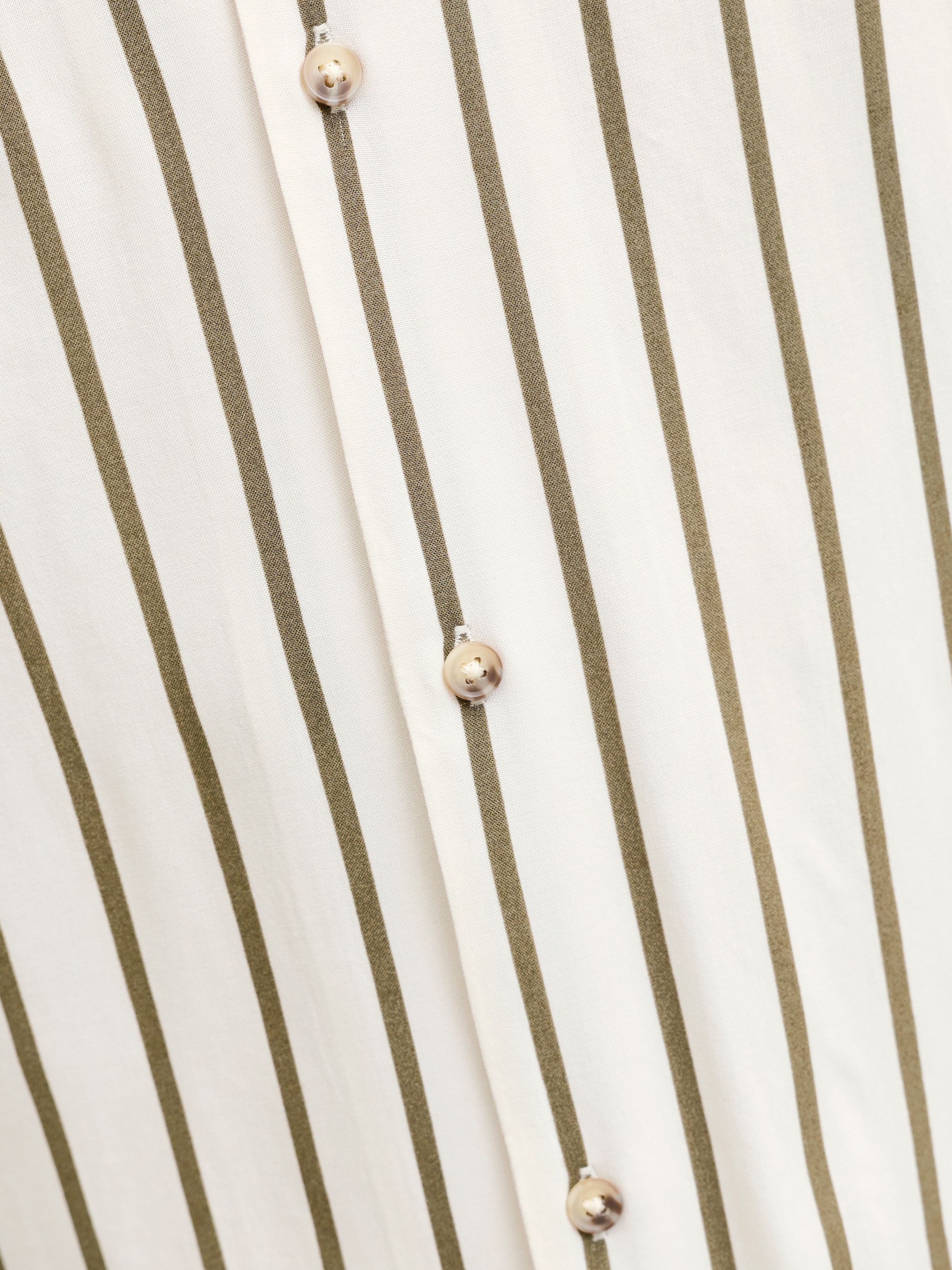 Jack & Jones PlusSize Kurzarmhemd »JJEJEFF RESORT STRIPE SHIRT SS PLS« Viskose, loose fit