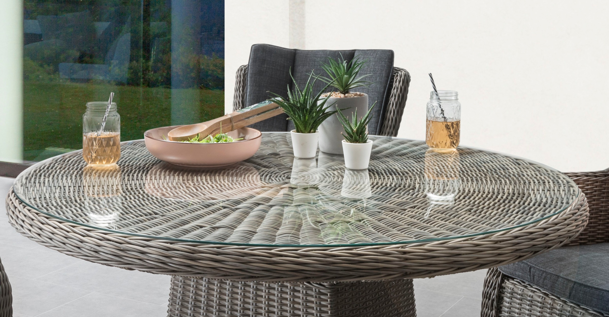 Destiny Garten-Essgruppe »LUNA«, (Set, 5 tlg., 1 Tisch Ø, 4 Sessel), (Set, 13-tlg., 4x Sessel, 1 Tisch Ø 100x75cm) Aluminium, Polyrattan