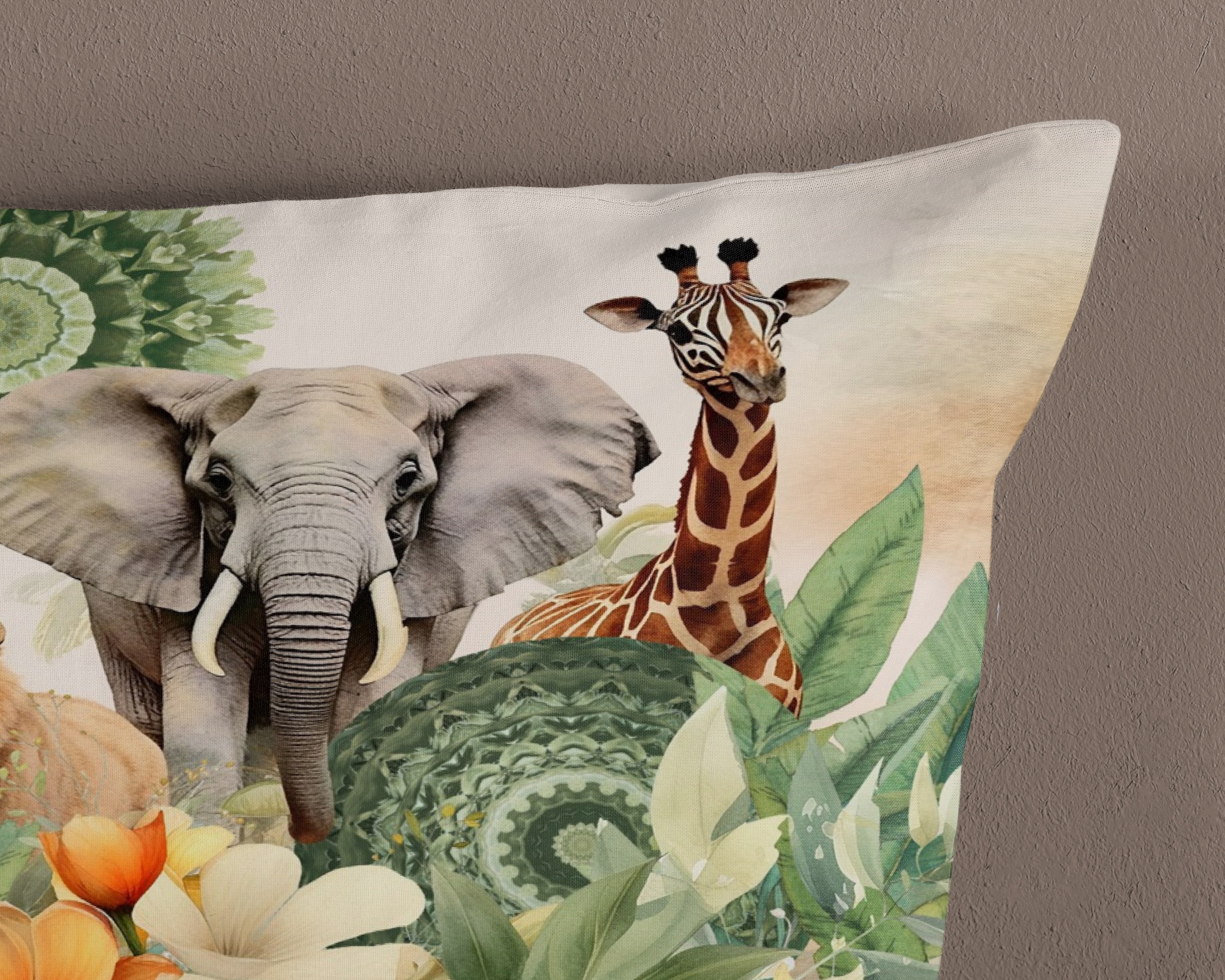 hip Wendebettwäsche »Sagadar«, Satin, Baumwolle, Reißverschluss, Wende, Löwe, Elefant, Giraffe, grün