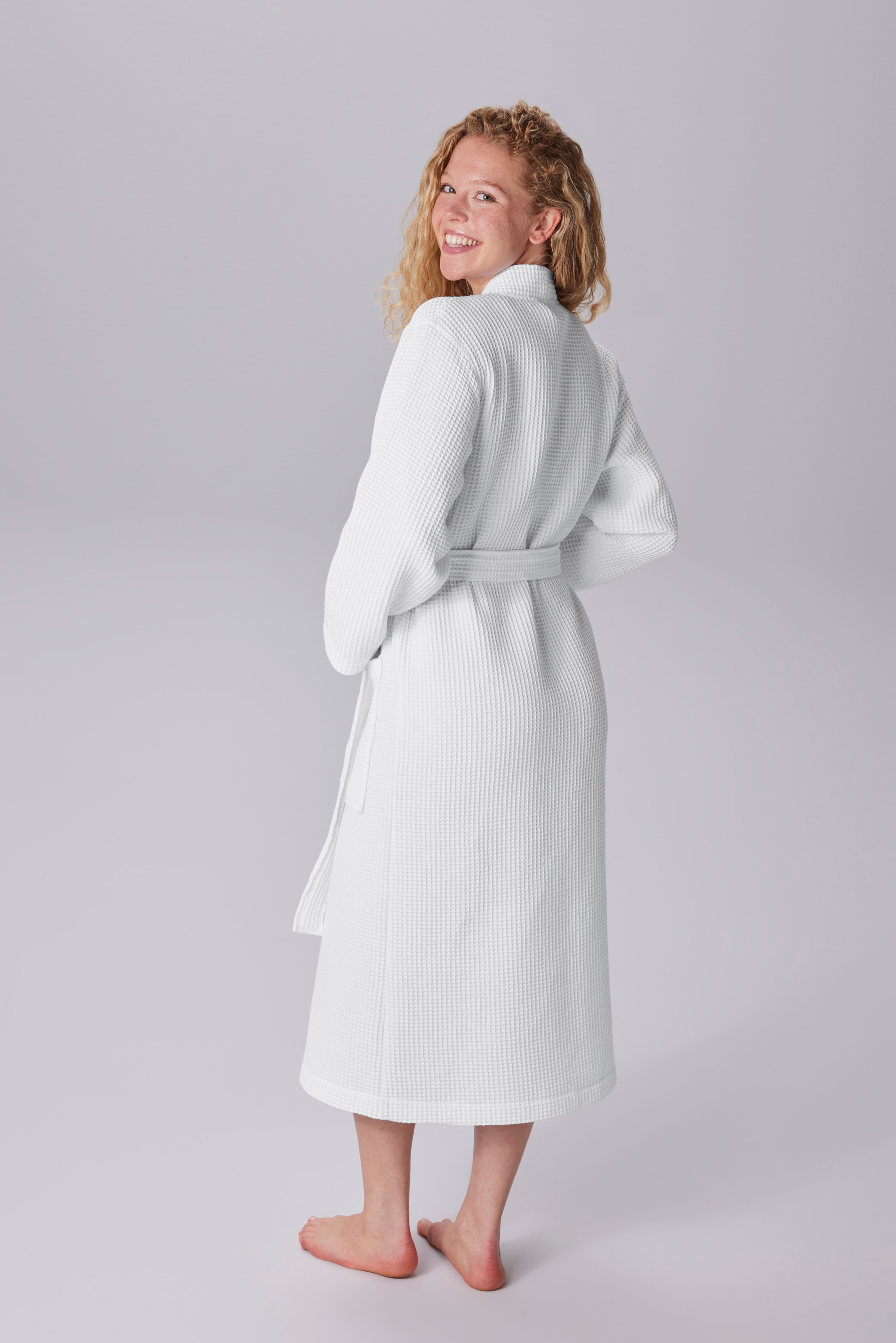 OTTO home Unisex-Bademantel »Inga, Waffelpiqué, leicht, ideal für Sauna & Spa, Hotelbademantel« 1 Stk. kleines Packmaß, Taschen, Damen & Herren, S-3XL, Morgenmantel