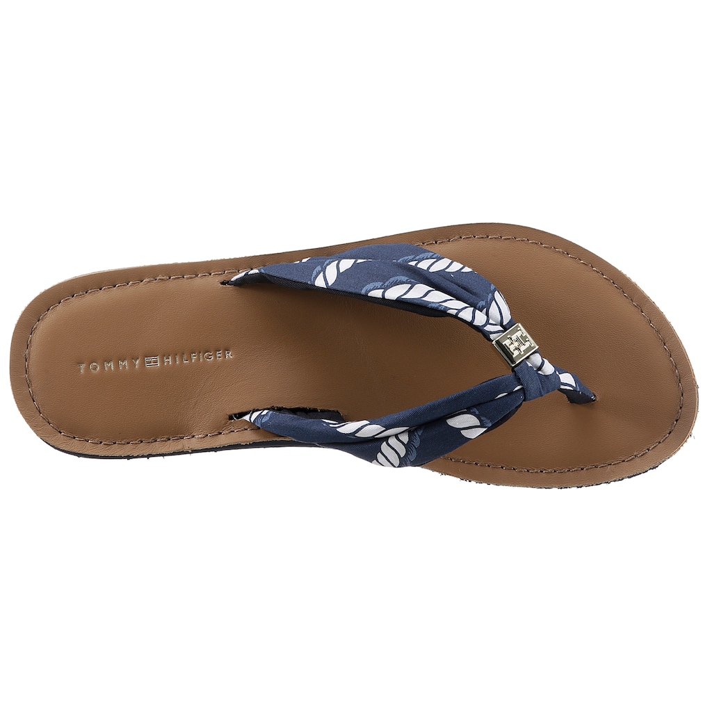 Tommy Hilfiger Zehentrenner »TH ELEVATED BEACH SANDAL PRINT«, mit bedruckten Bandagen