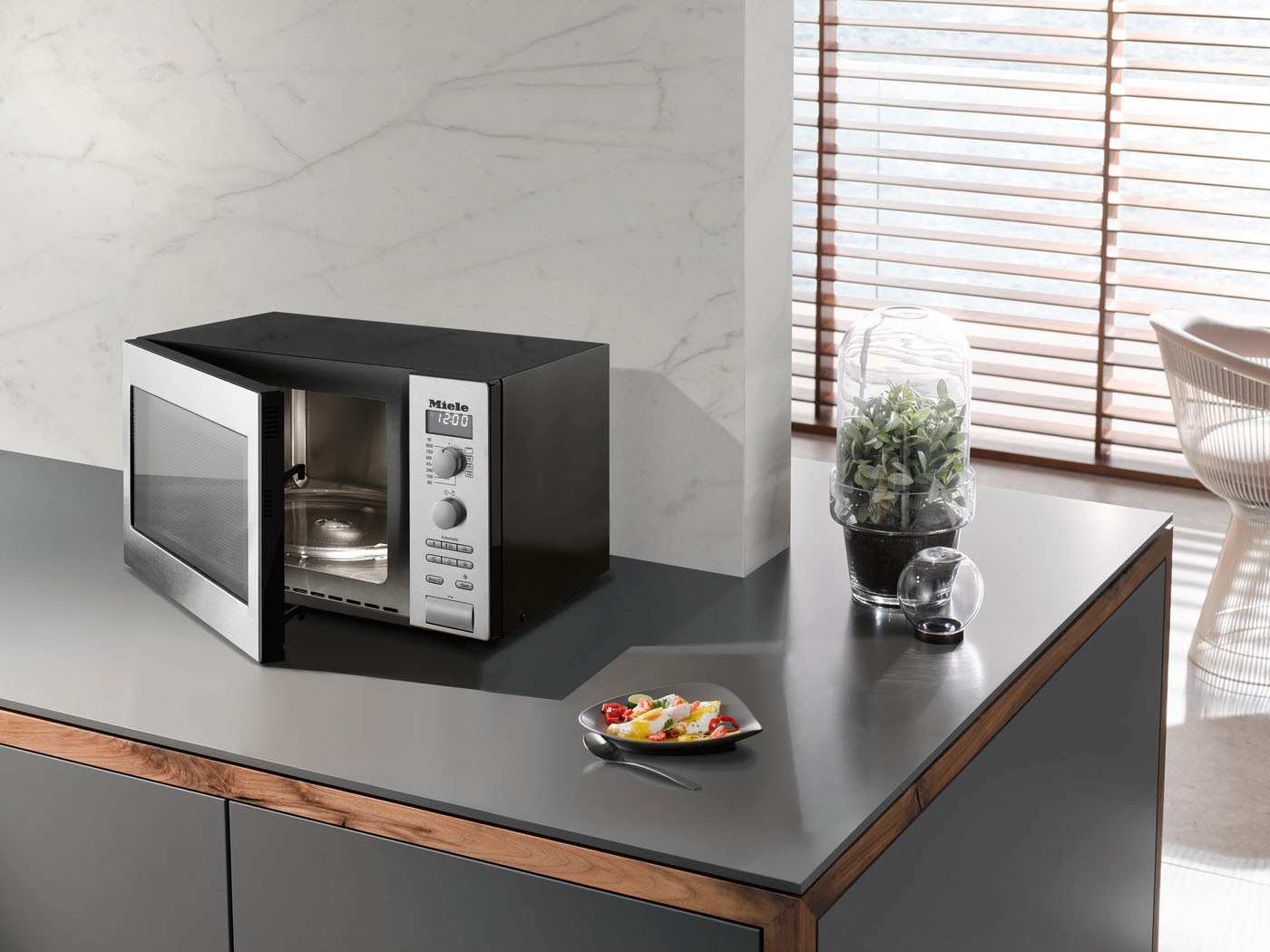 Miele Mikrowelle »M 6012 SC mit Automatikprogrammen«, Grill-Mikrowelle, 900 W