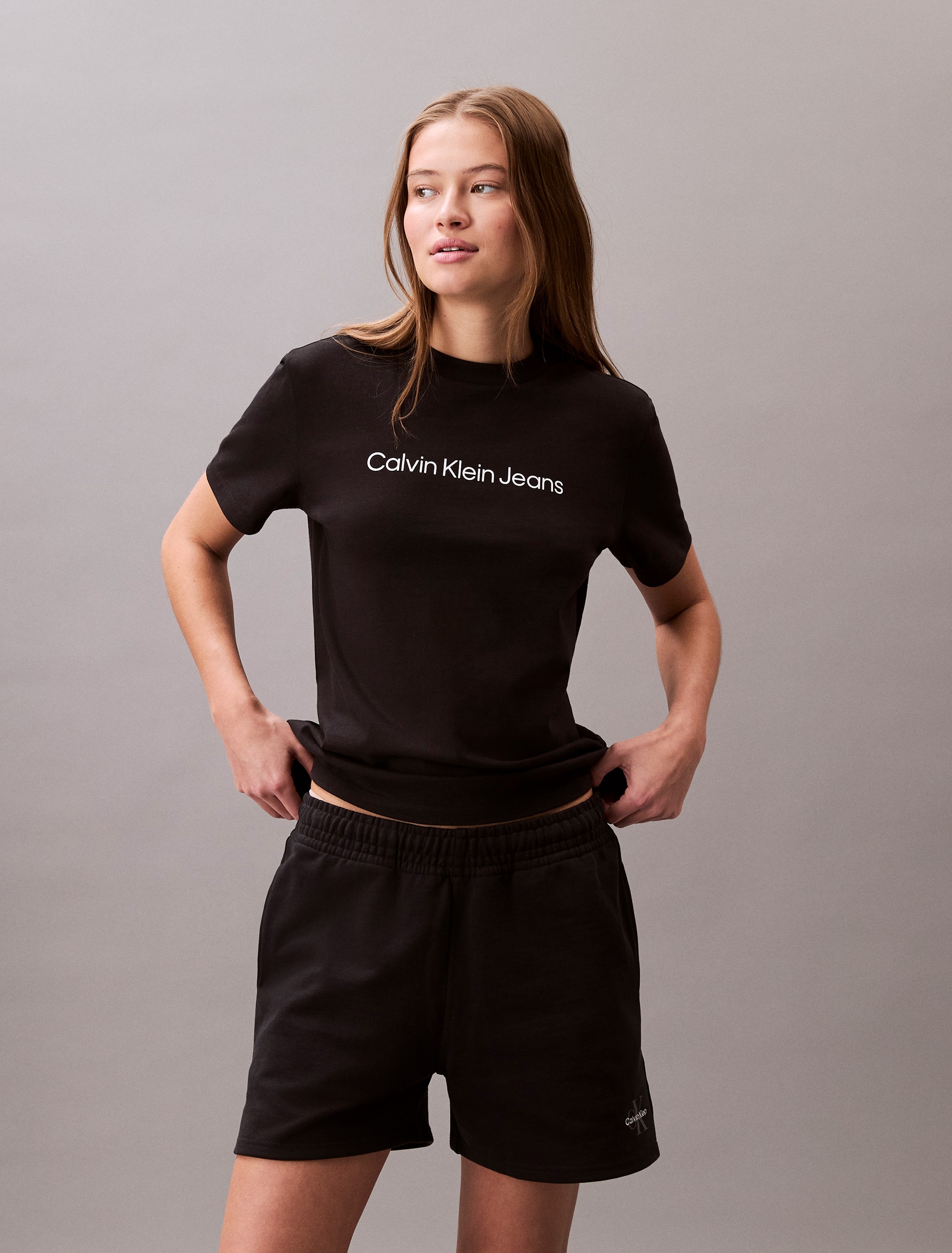 Calvin Klein Jeans Sweatshorts »MONOLOGO FRENCH TERRY SHORT«, Mit elastischem Bund