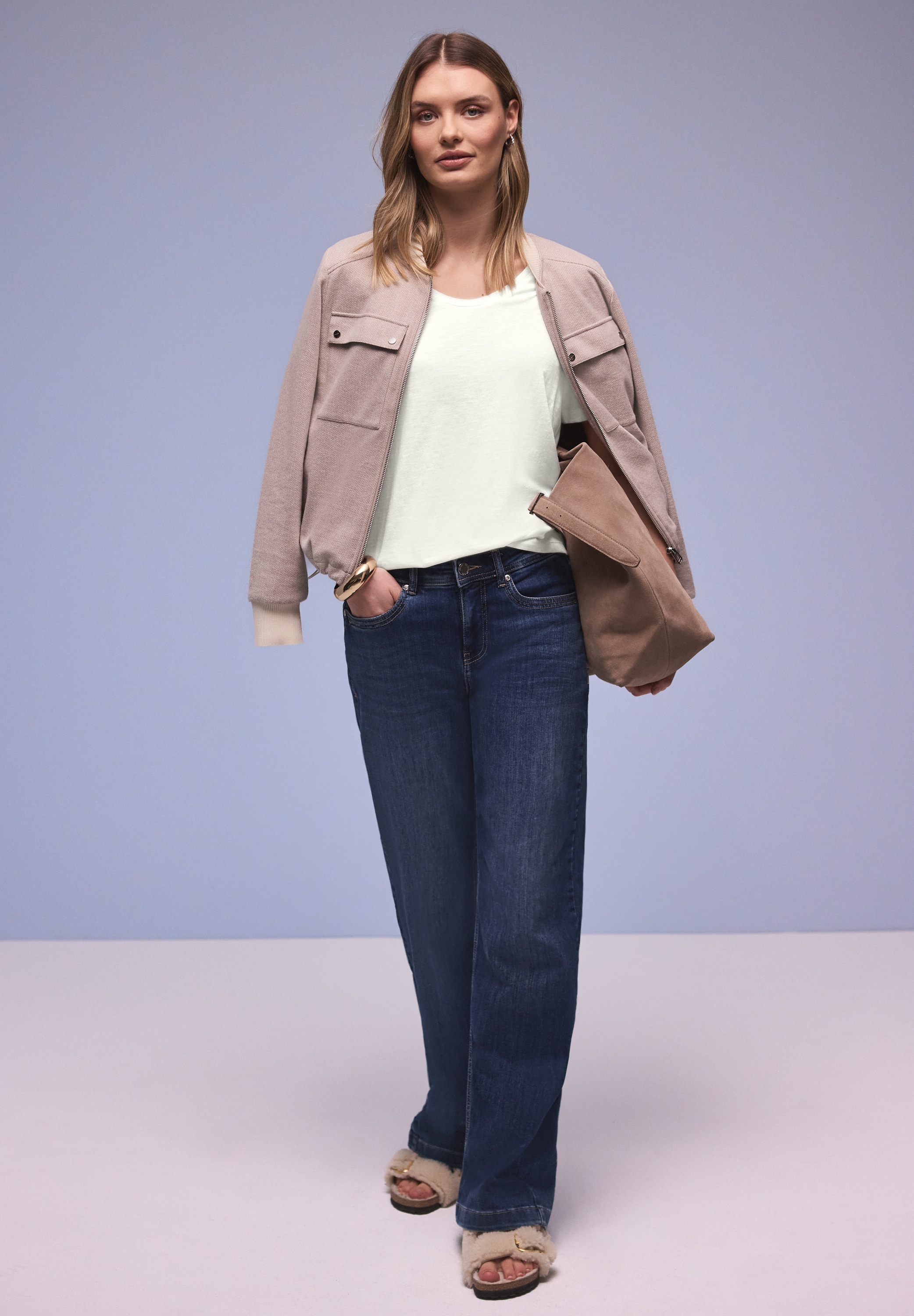 STREET ONE T-Shirt »Style Gerda« mit femininem V-Ausschnitt