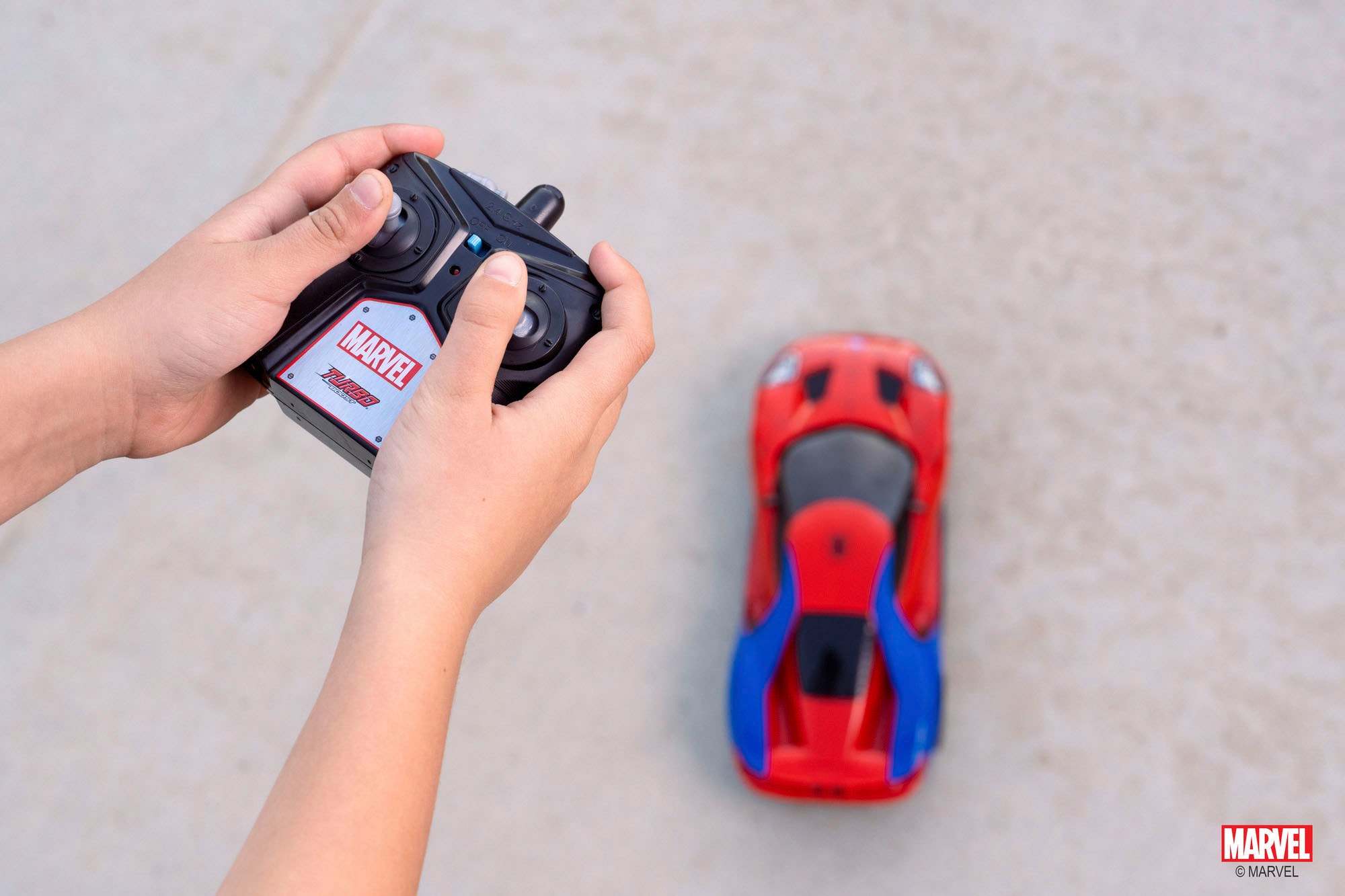 JADA RC-Auto »Marvel Spider-Man RC 2017 Ford GT, 1:16, 2,4GHz«