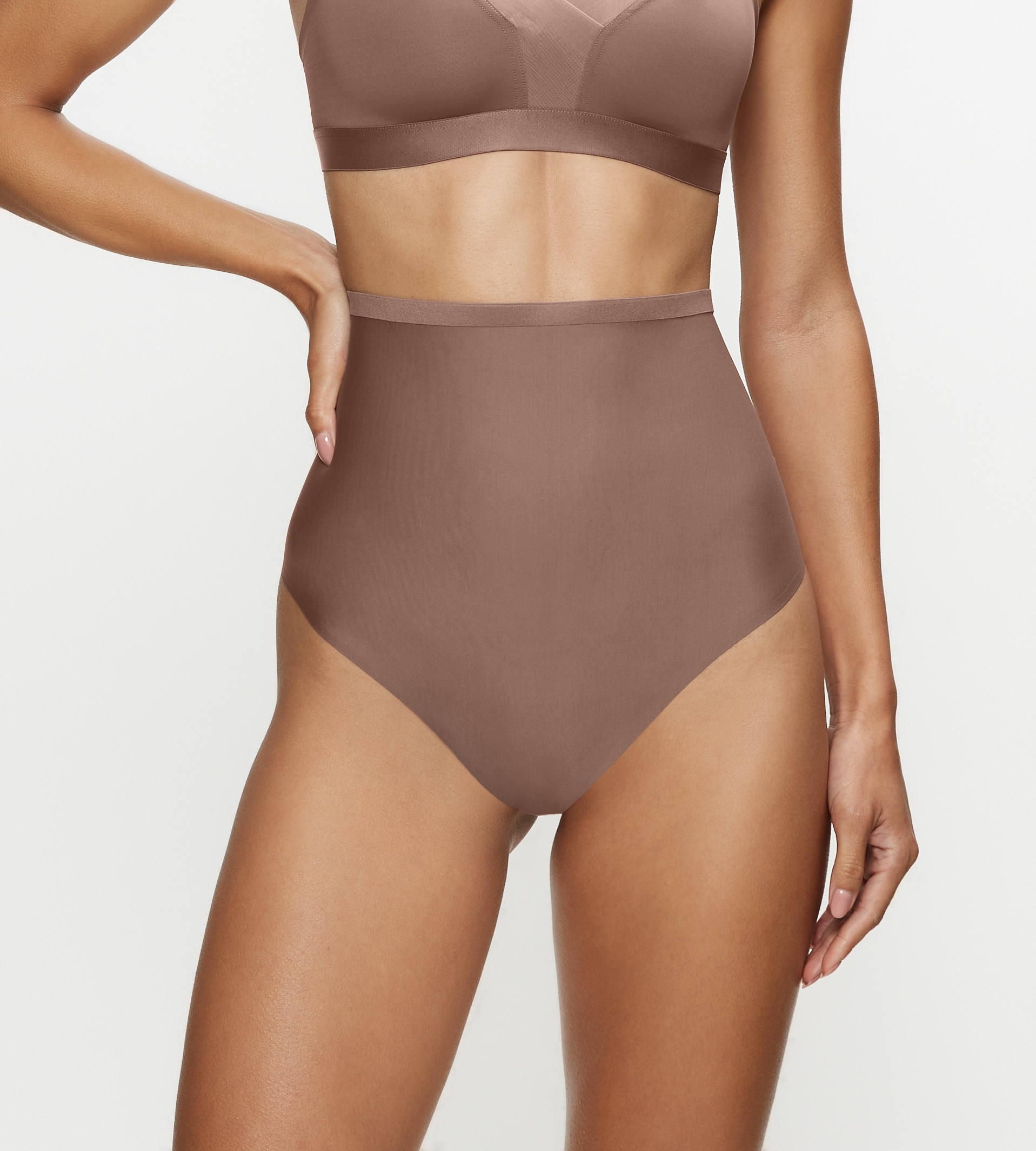 Triumph Shapingslip »Shape Smart Highwaist String«, glättend und schmeichelnd