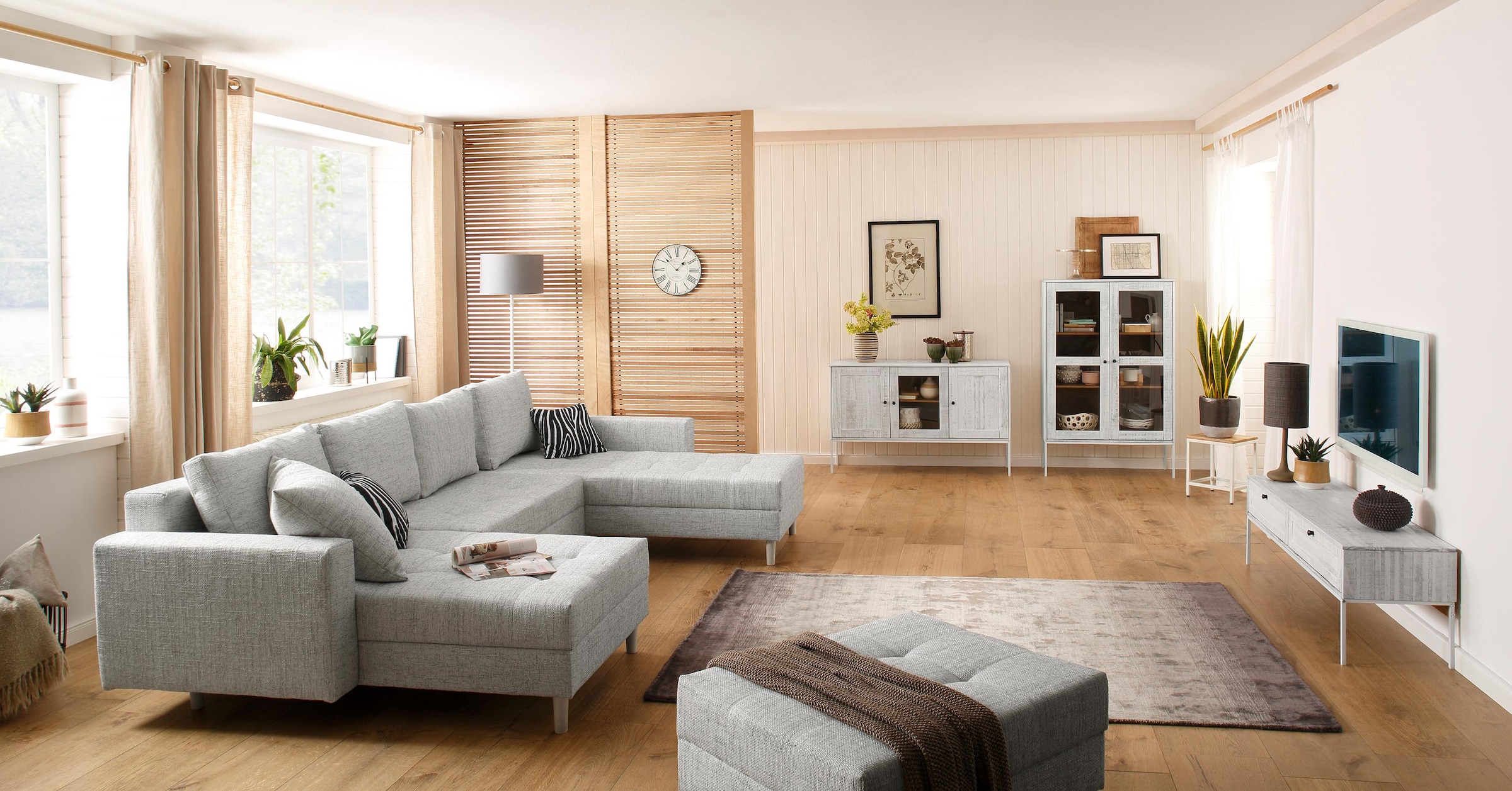 Home affaire Lowboard »Freya«, Kommode mit 2 Klappen, Metallgriffen, aus Massivholz, Breite 140 cm