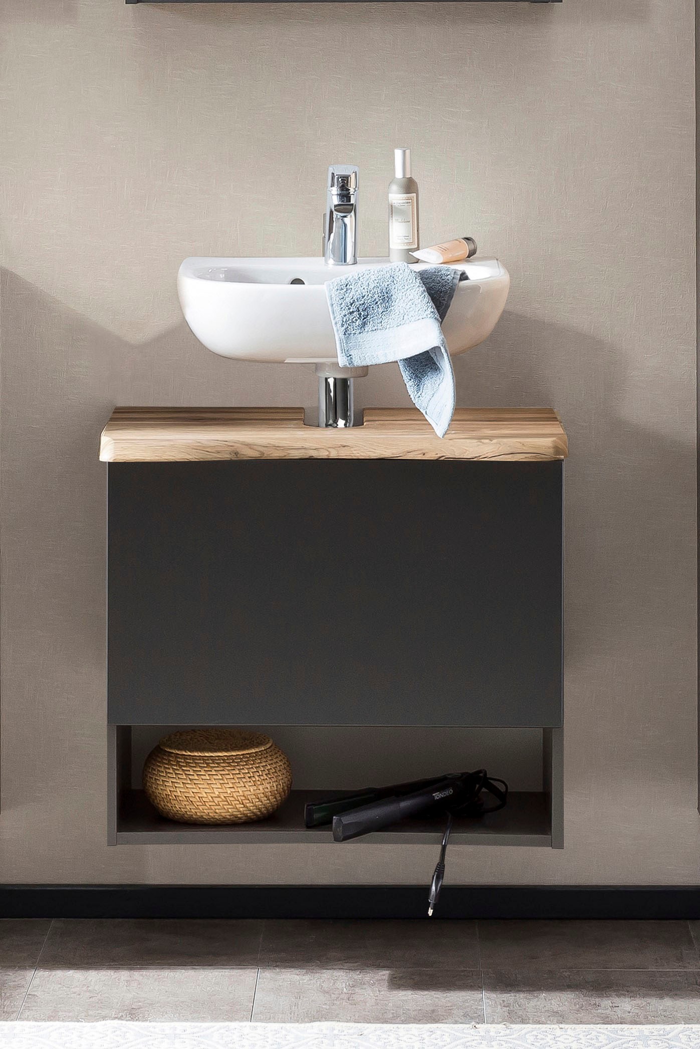 welltime Waschbeckenunterschrank »Stubach«, Bad Schrank, Abdeckplatte mit Baumkante, Breite 60 cm