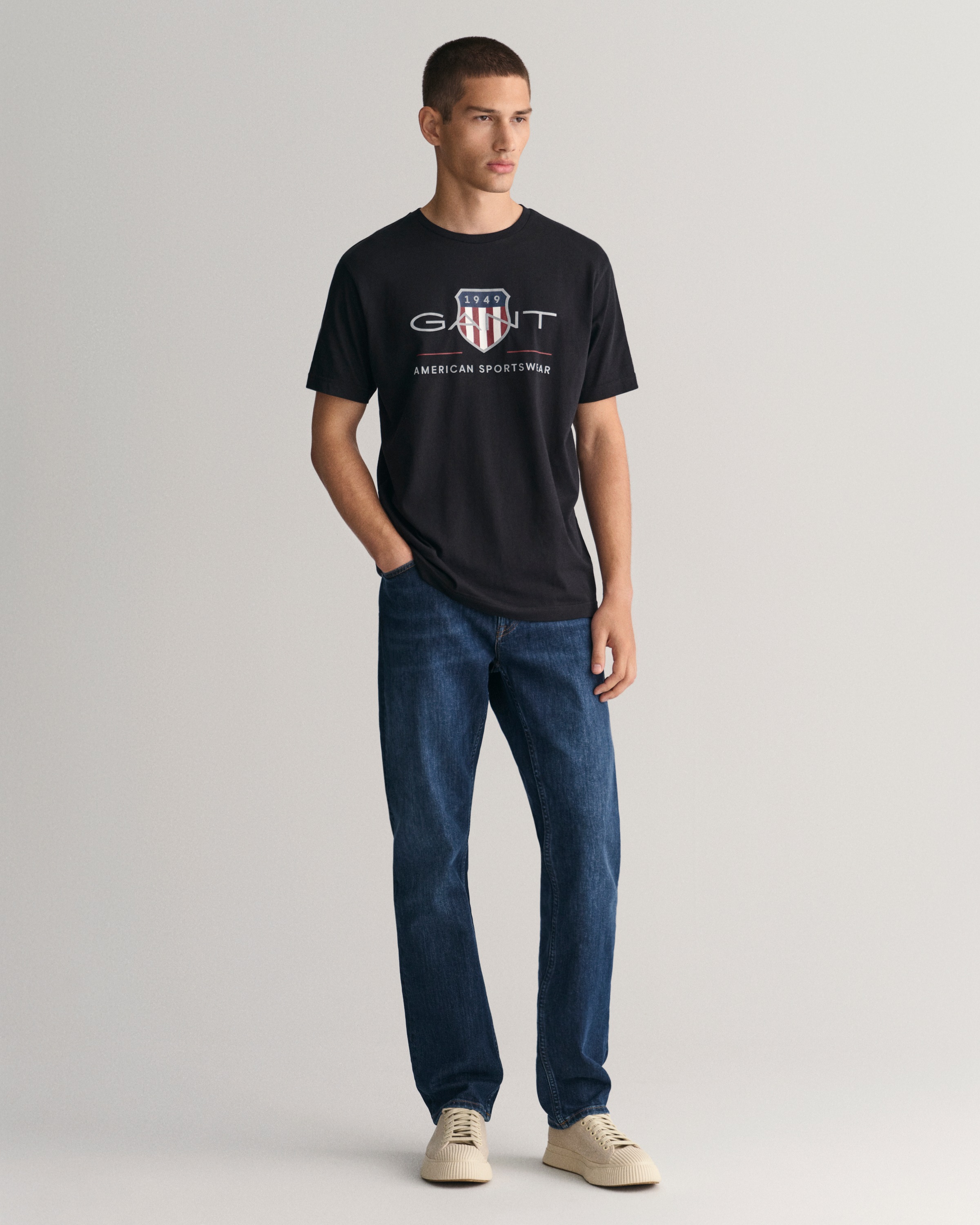 Gant T-Shirt »REG ARCHIVE SHIELD SS T-SHIRT« mit Logodruck auf der Brust