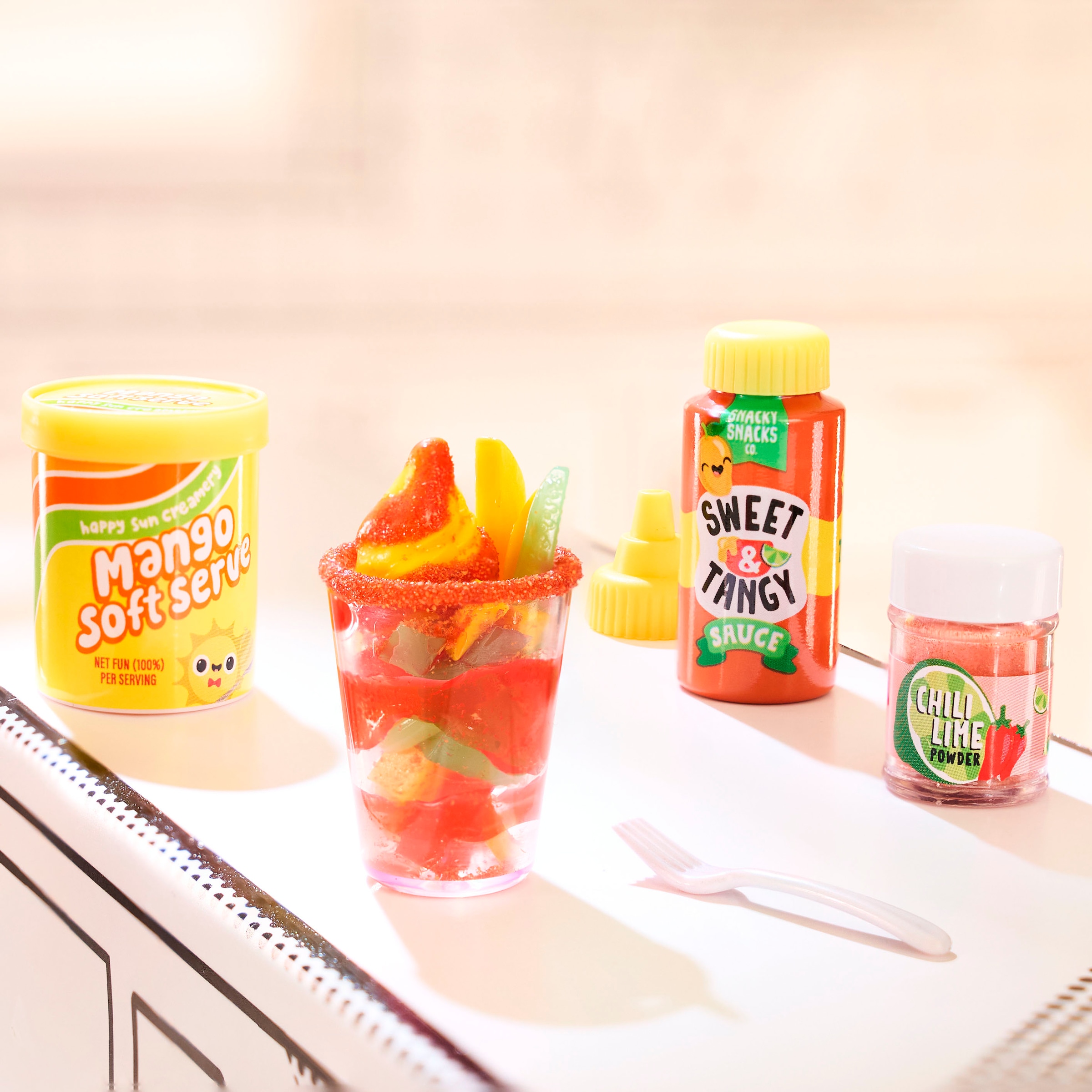 MGA ENTERTAINMENT Kreativset »MGA's Miniverse - Make It Mini Foods: Cafe in PDQ Series 4« sortierte Lieferung