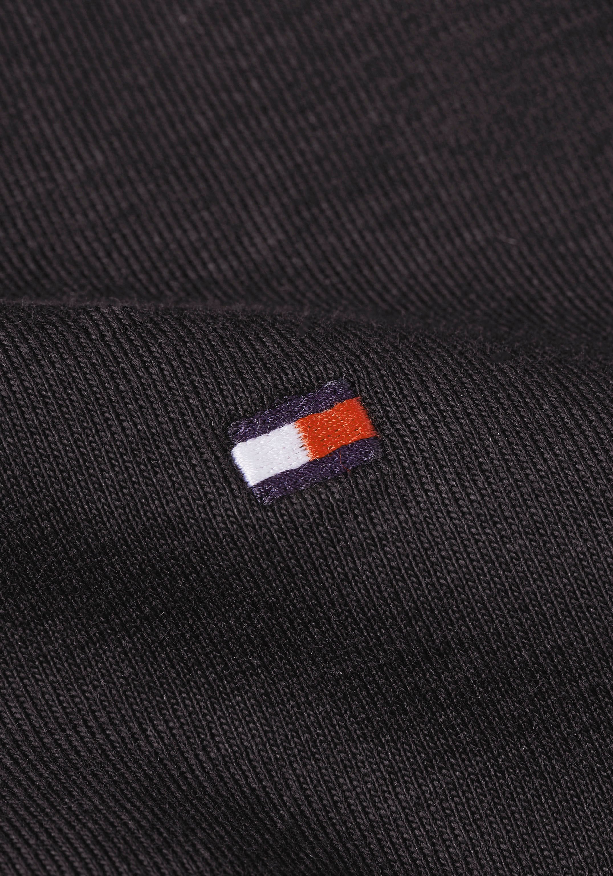 Tommy Hilfiger T-Shirt »SLIM CODY C-NK SS«, mit Logostickerei