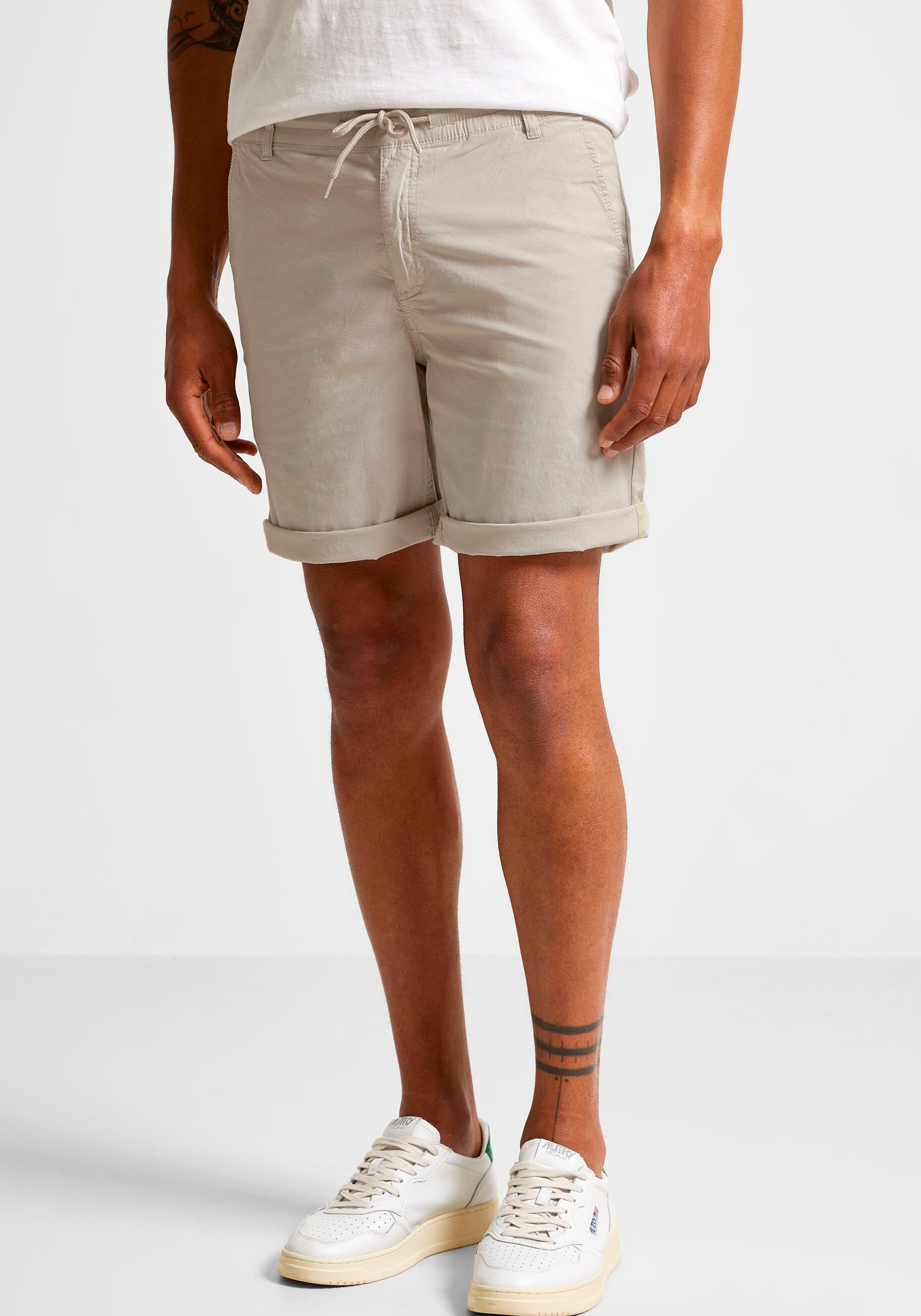 Bild von STREET ONE MEN Chinoshorts, mit einem Elastikbund