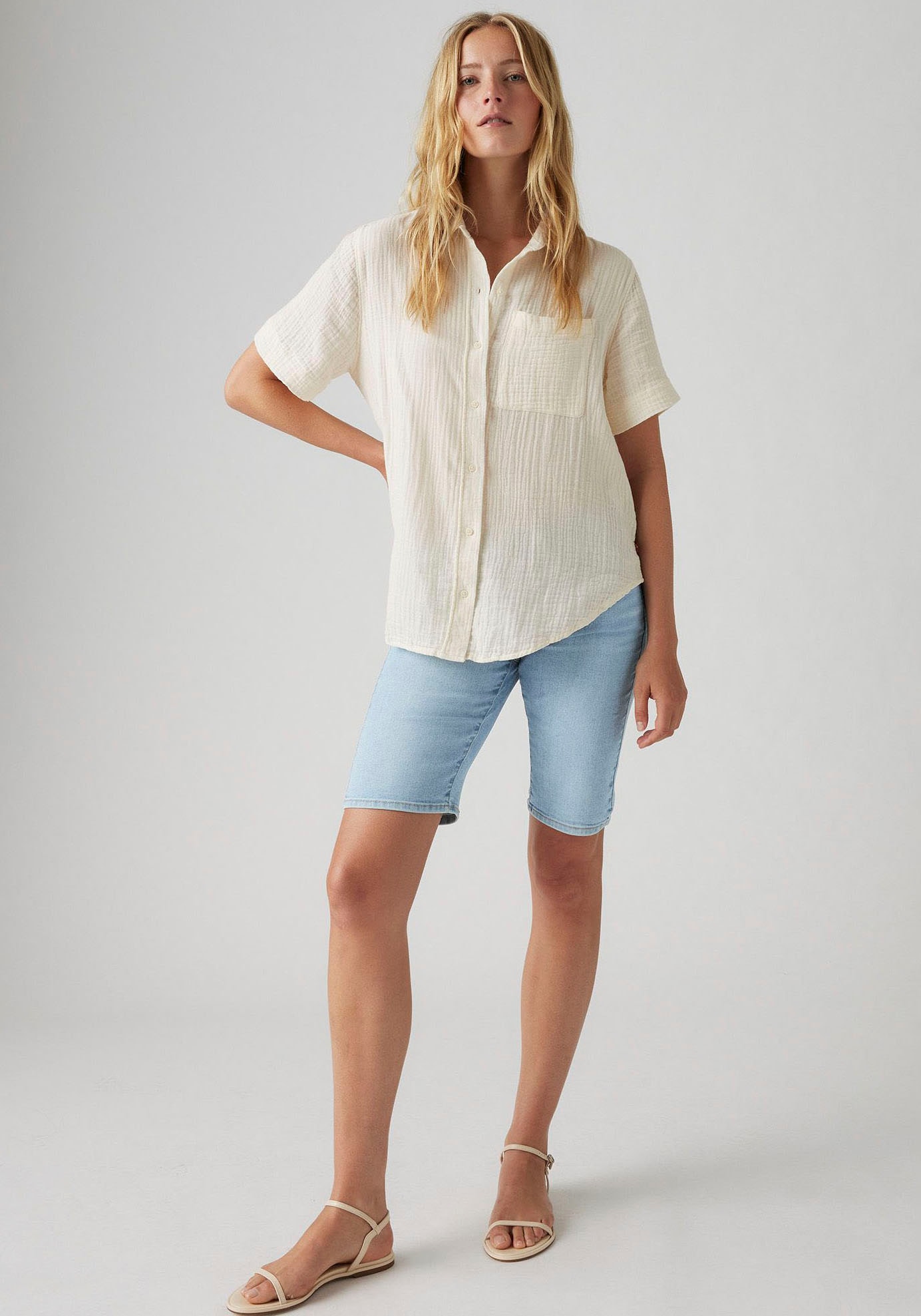 Levi's® Shorts »SHAPING BERMUDA«  Sommerhose im Five-Pocket Style
