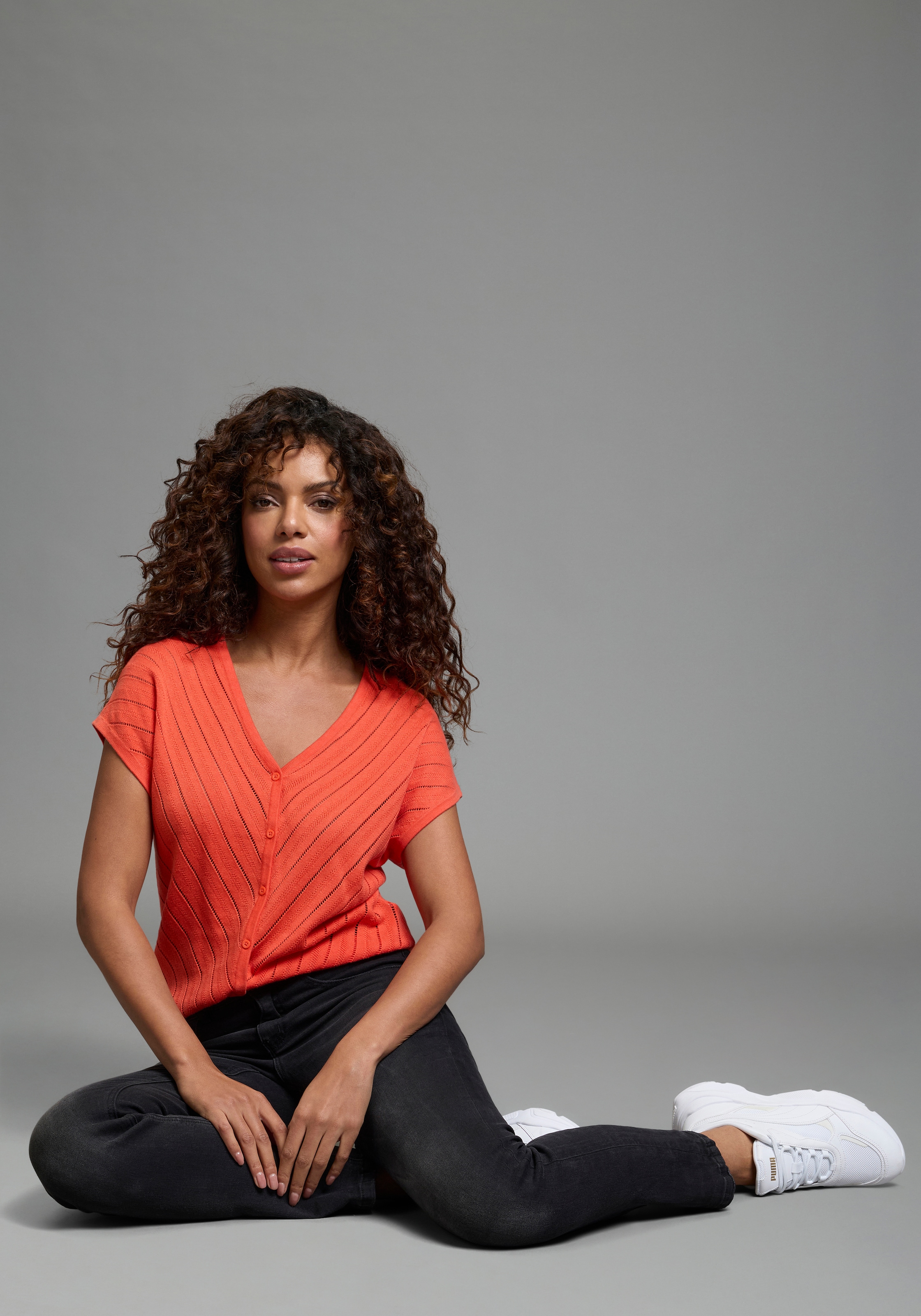 Laura Scott Strickjacke mit offener Struktur für sommerliche Looks