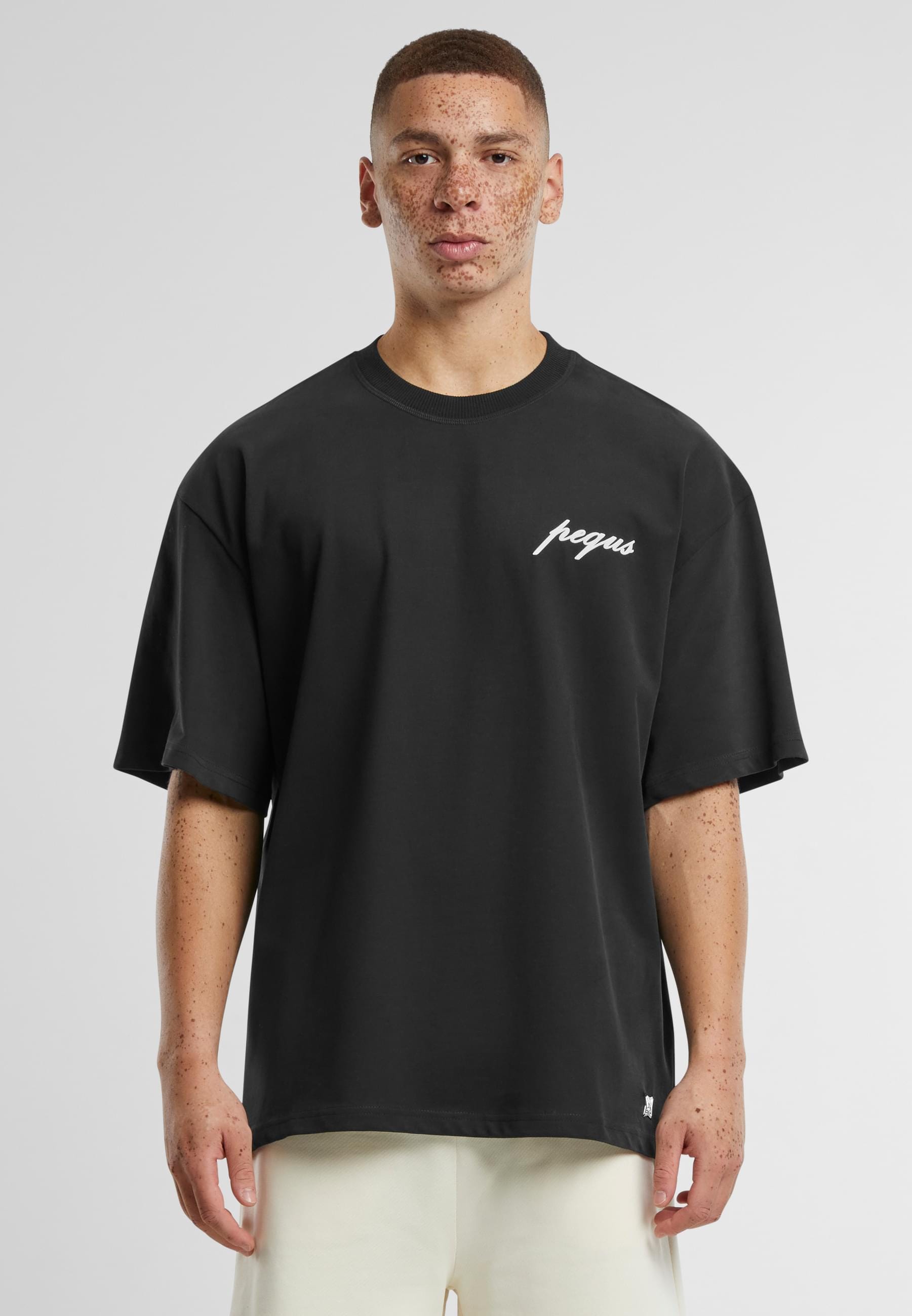 PEQUS Langarmshirt »PEQUS PEQUS A Paradise Beach Club Back Logo T-Shirt« 1 Stk.