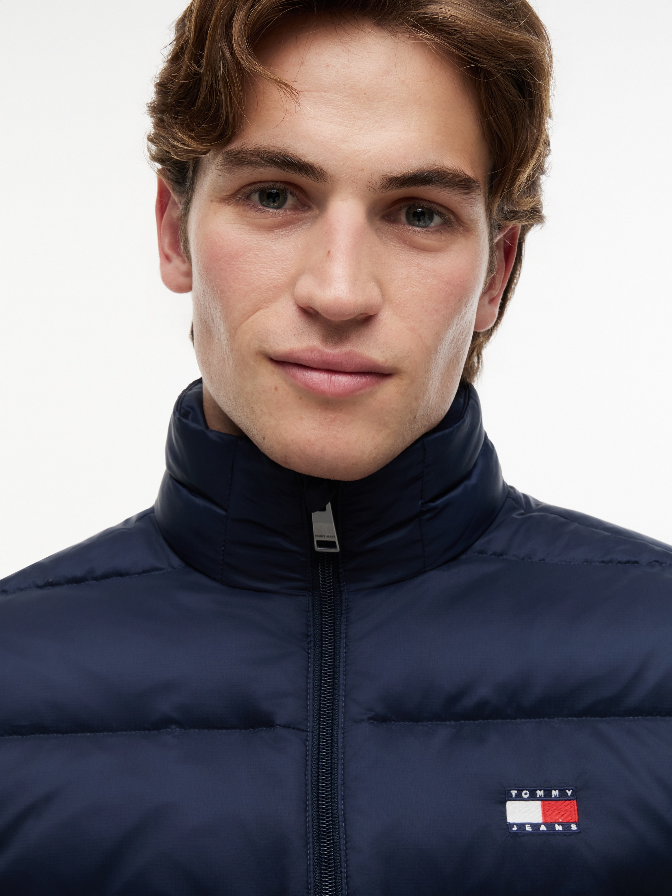 Tommy Jeans Steppweste »LIGHT DOWN PACKABLE VEST« Regular fit mit Stehkragen