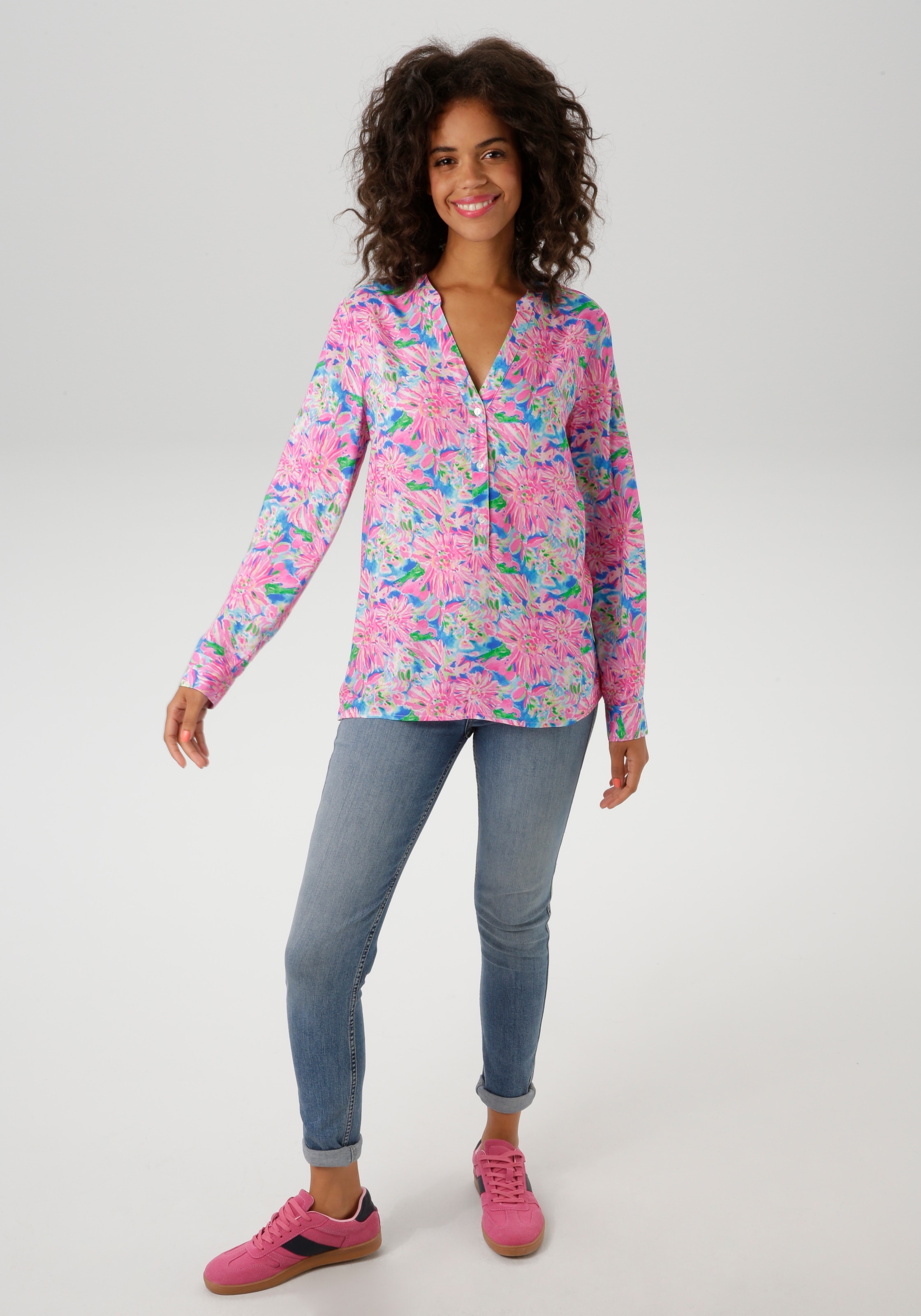 Aniston CASUAL Schlupfbluse, mit farbenfrohem, malerischen Blumendruck